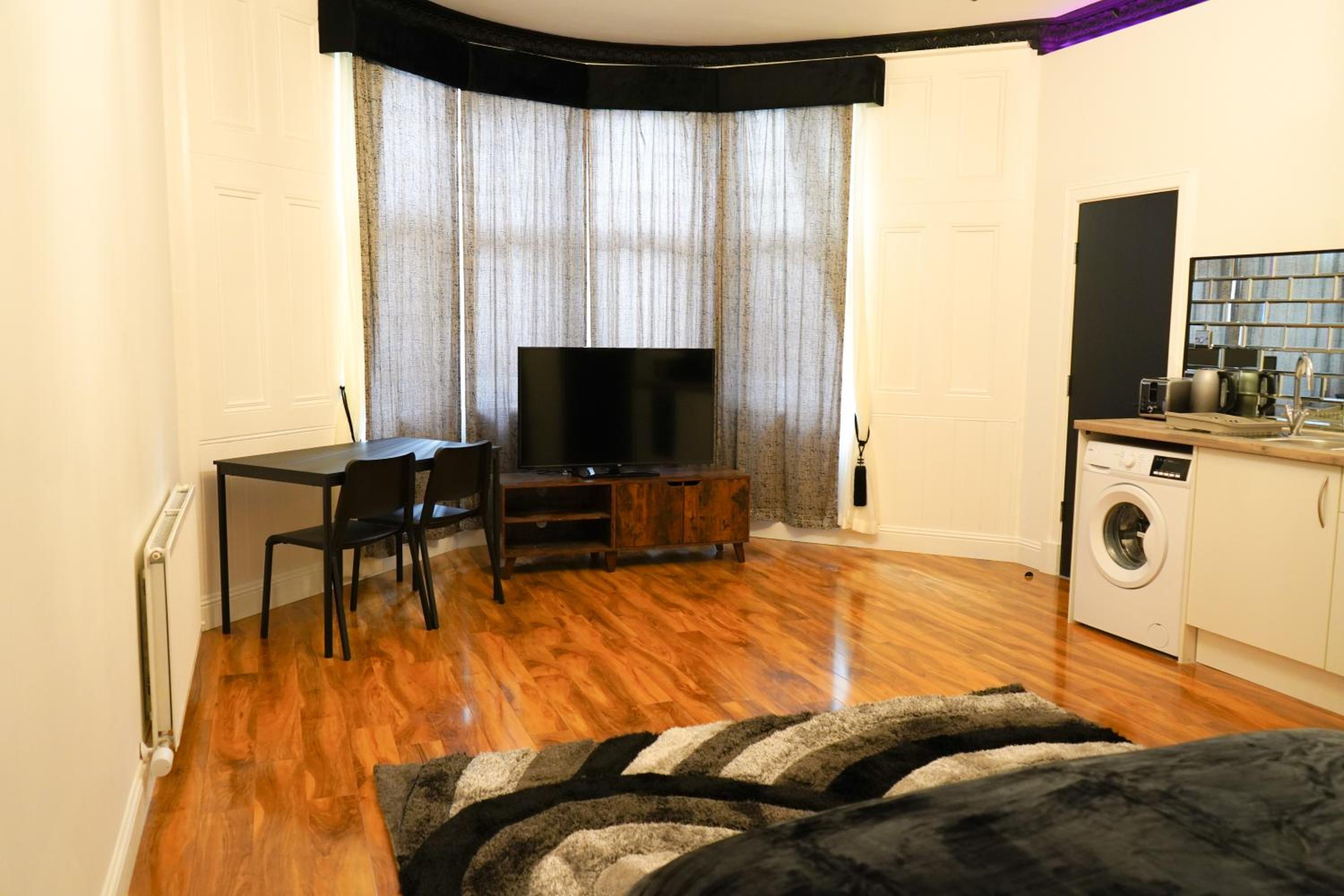 Superior Studio photo 2