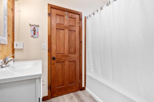 Three-Bedroom Chalet photo 1