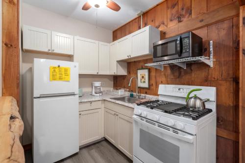 Three-Bedroom Chalet photo 2
