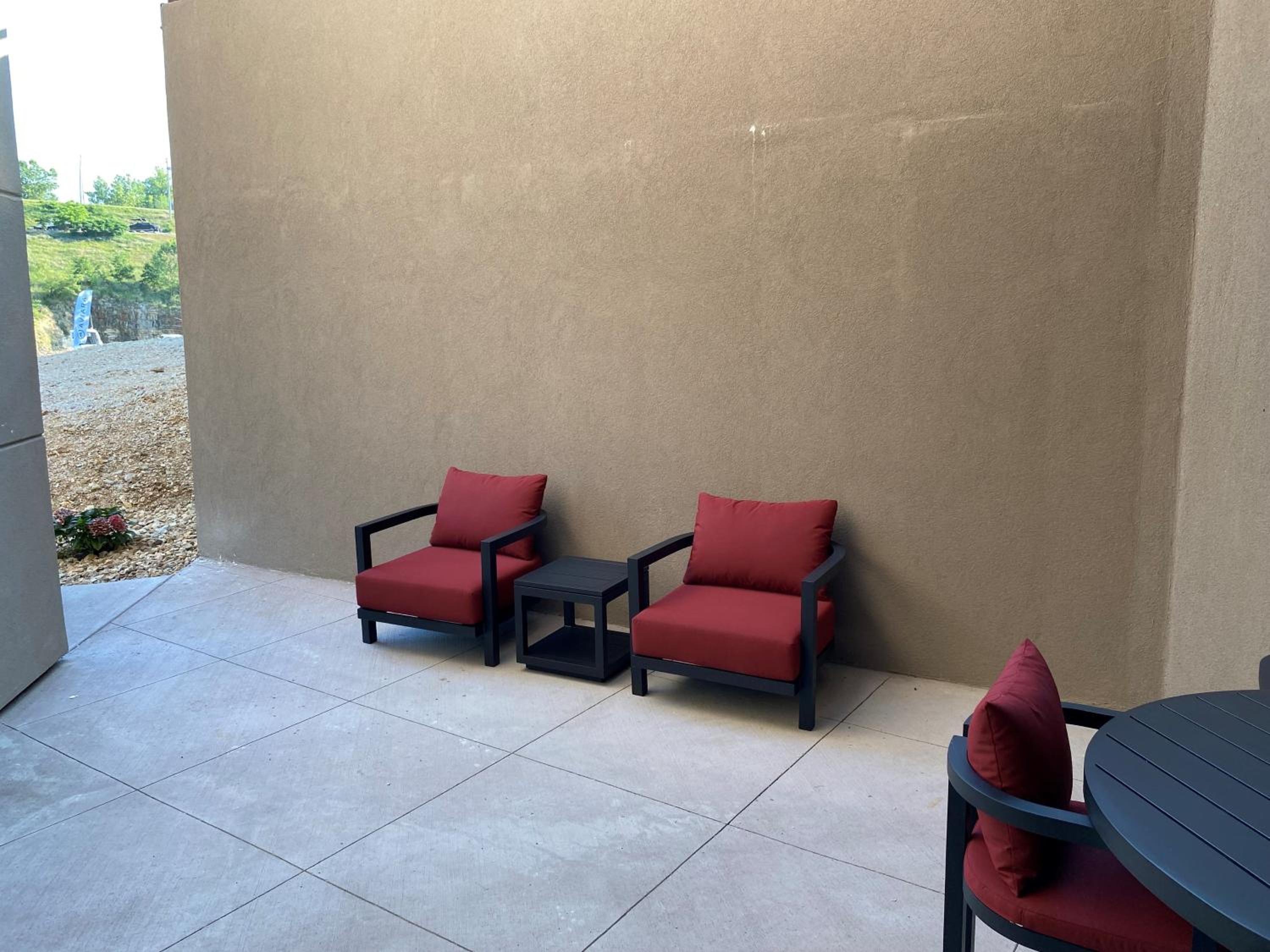Townhouse Garden View Suite with Patio - Photo 6