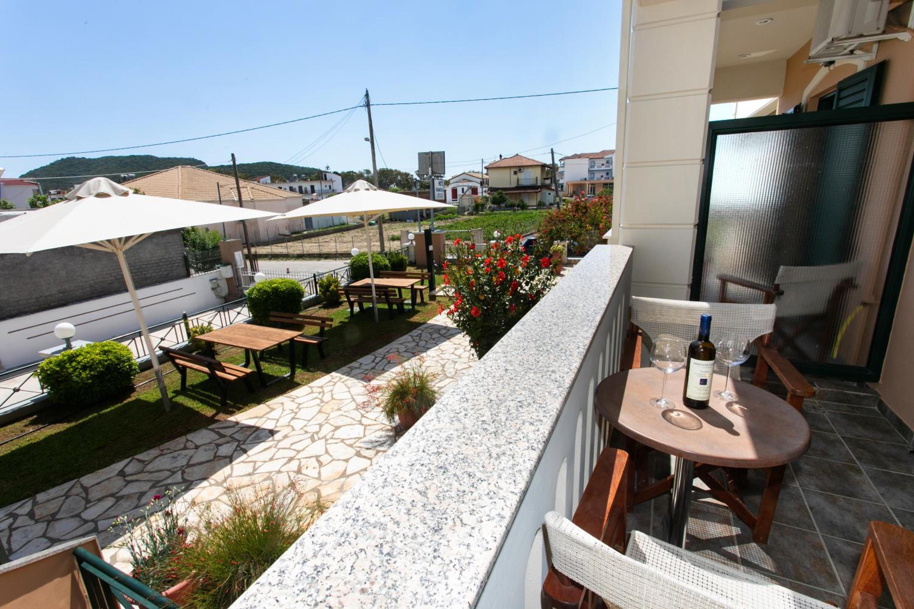 Apartment with Terrace photo 3