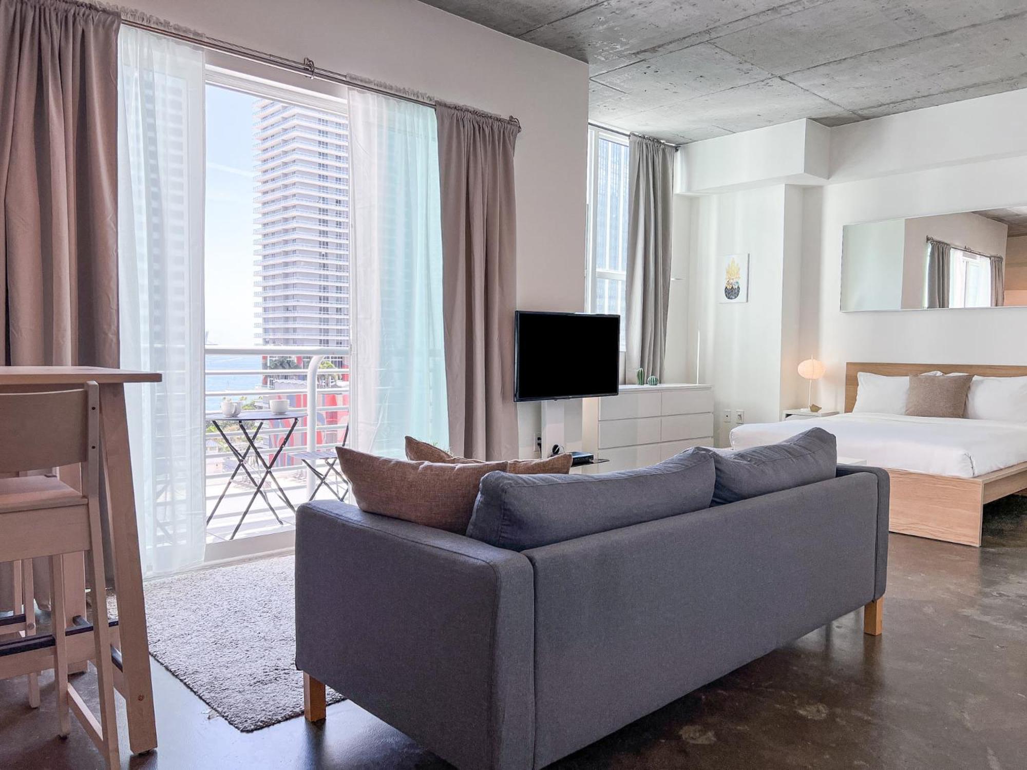 Apartment photo 2