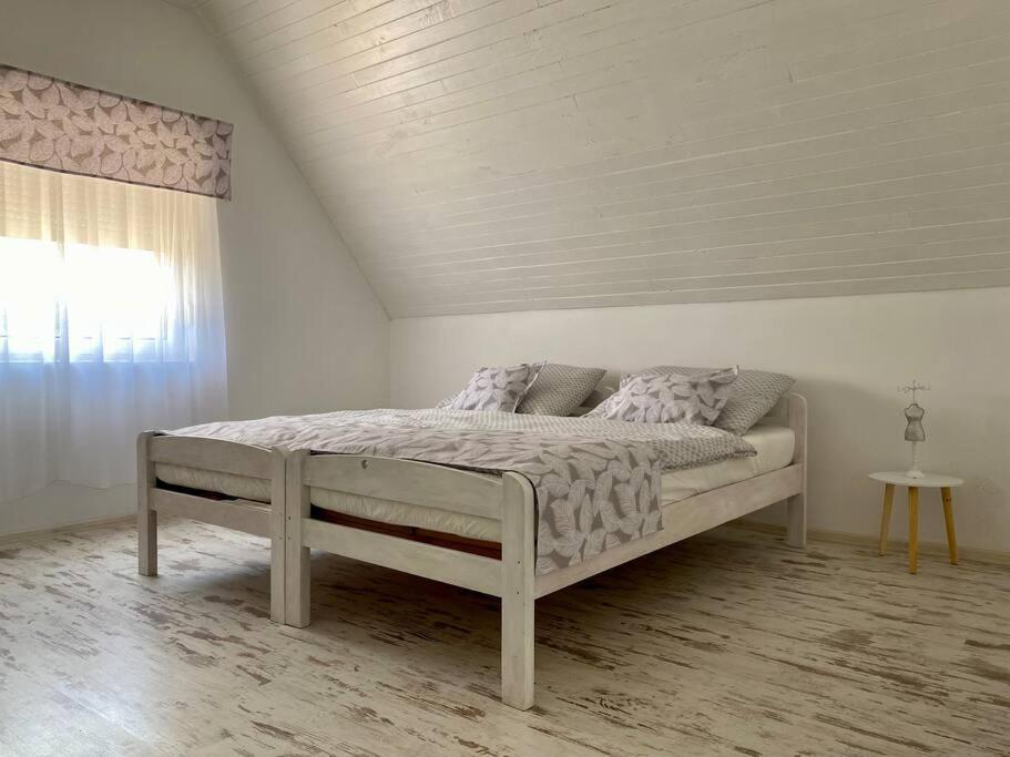 Four-Bedroom House photo 3
