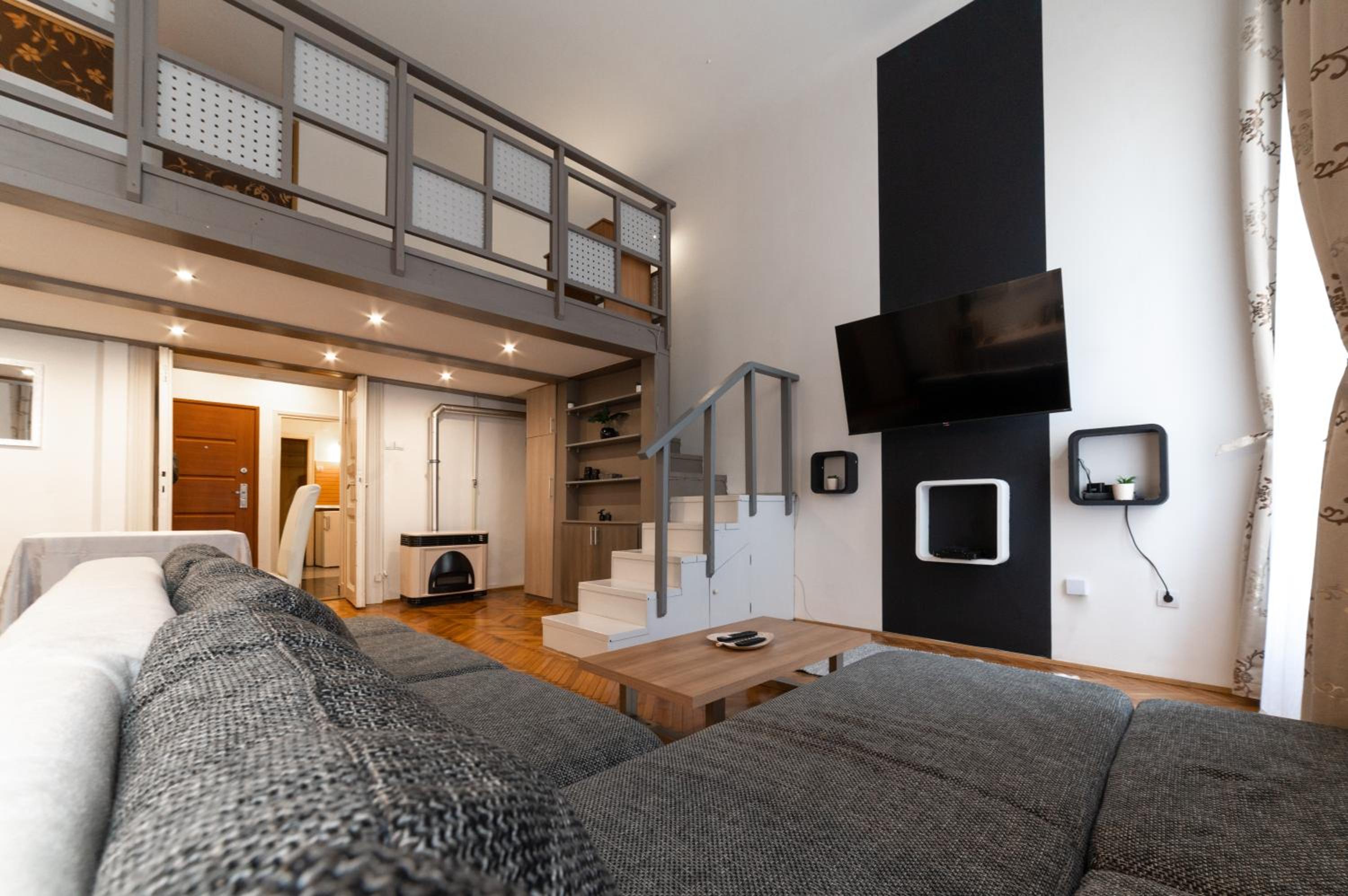 One-Bedroom Apartment