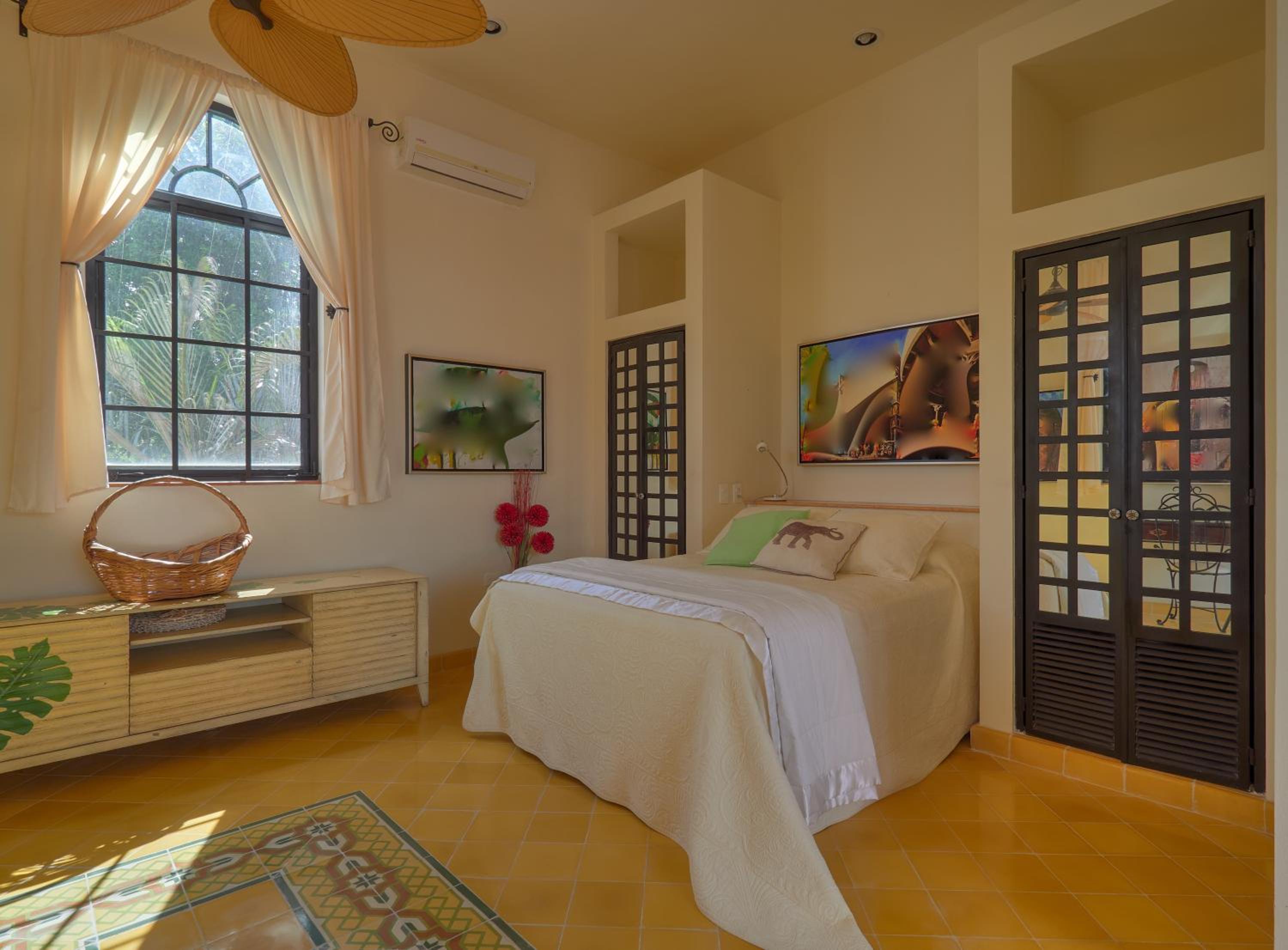 Queen Room with Balcony photo 1