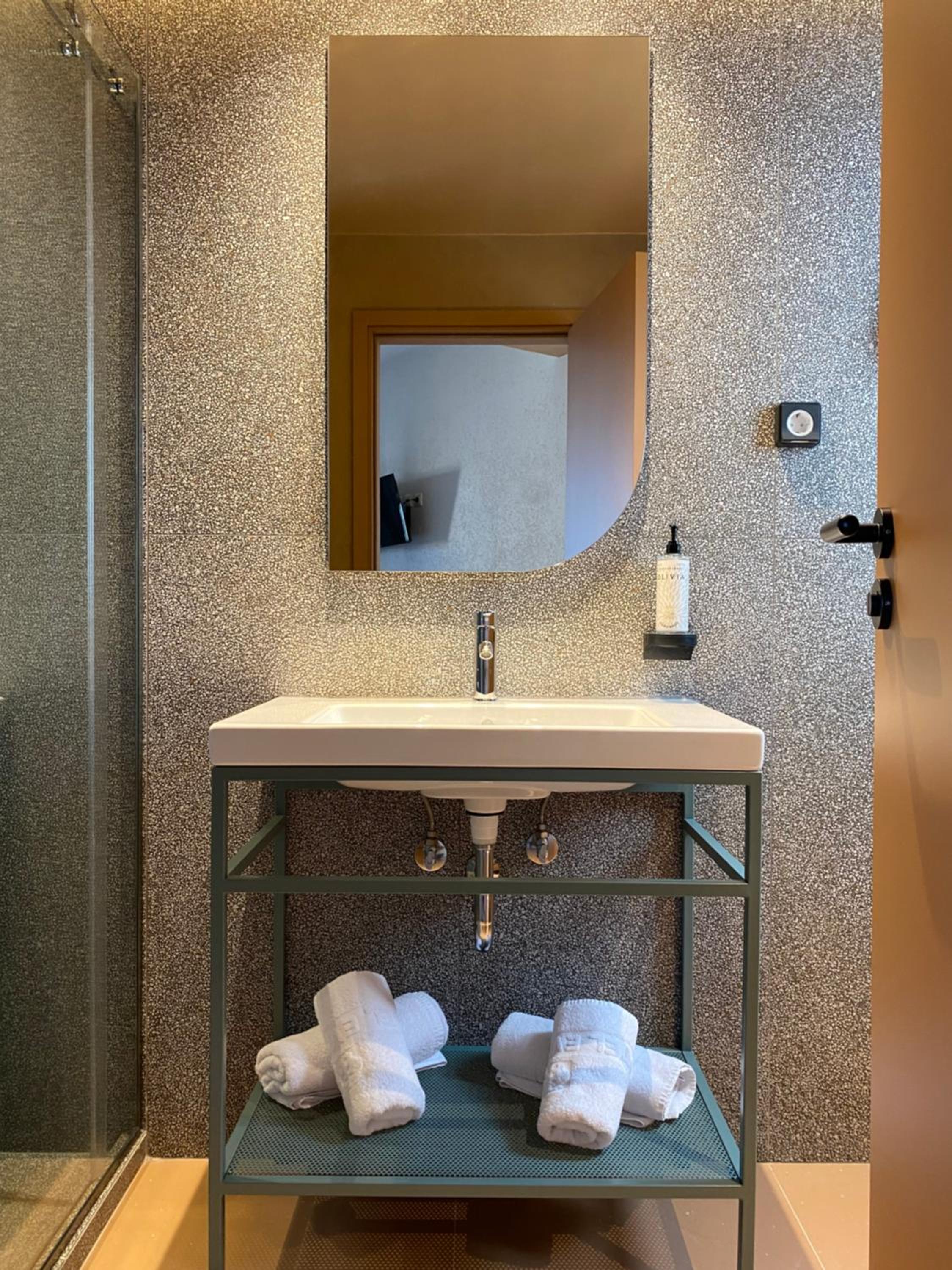 Double or Twin Room - Acropolis View photo 2