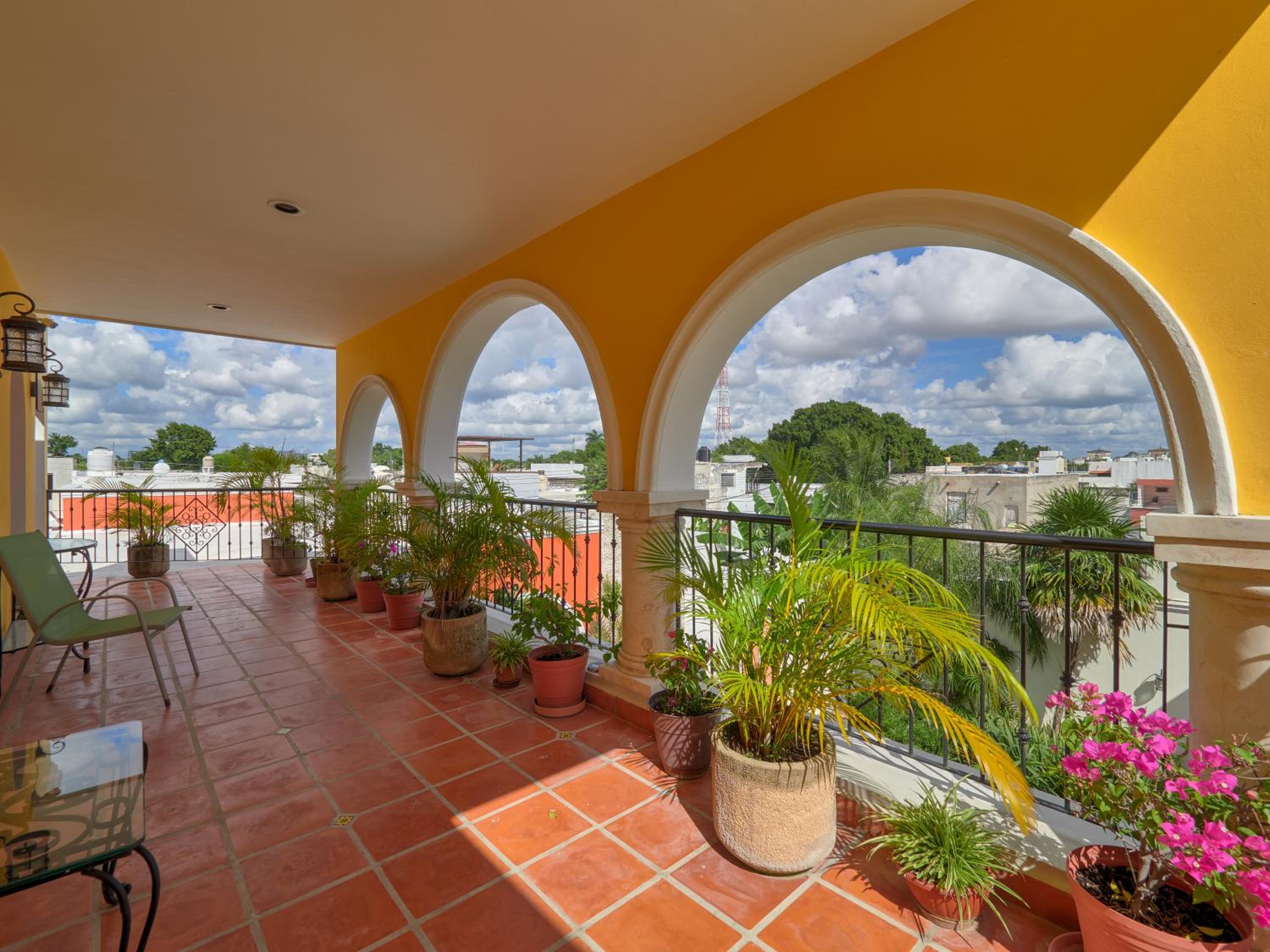 Queen Room with Balcony photo 2