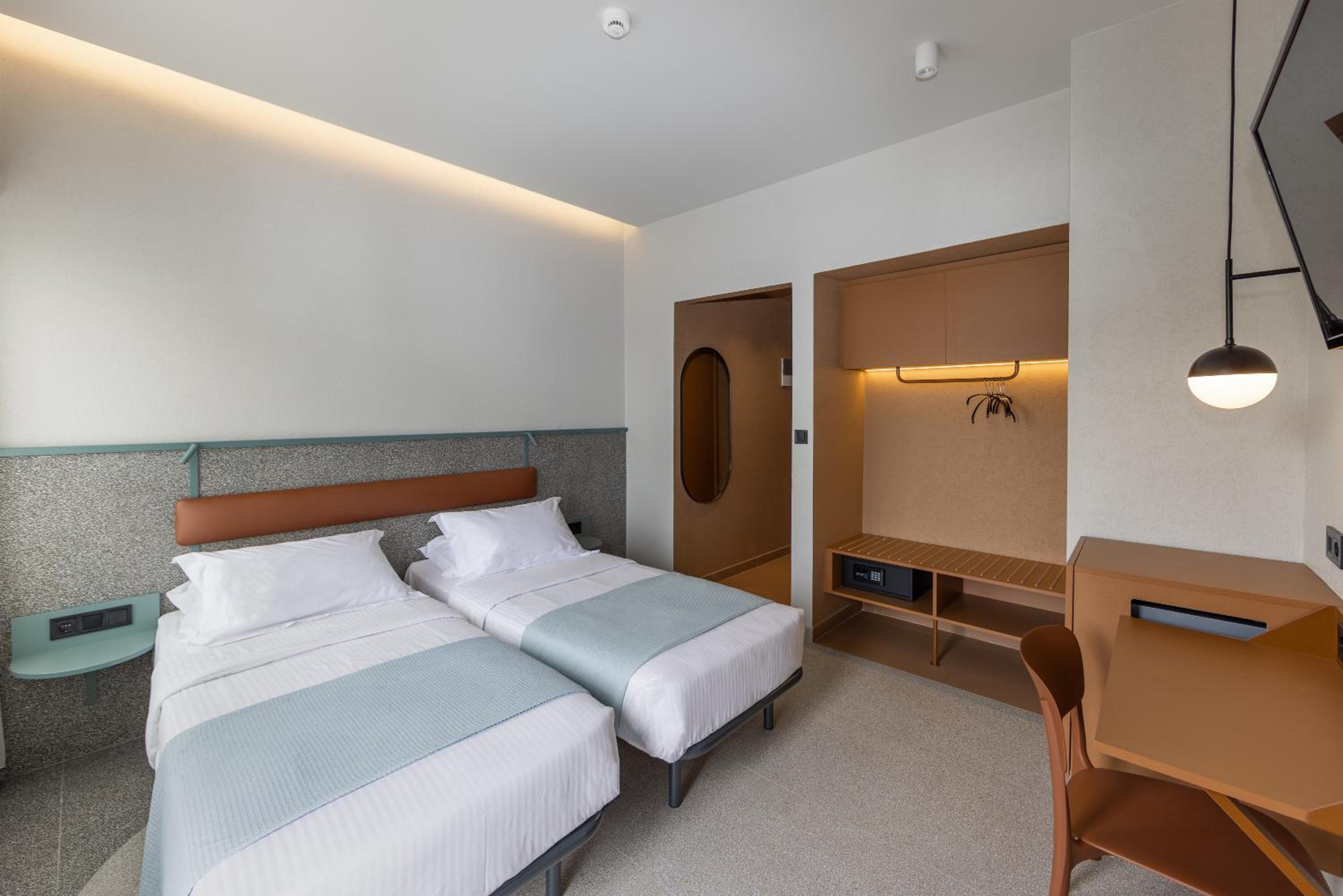 Superior Double or Twin Room photo 2