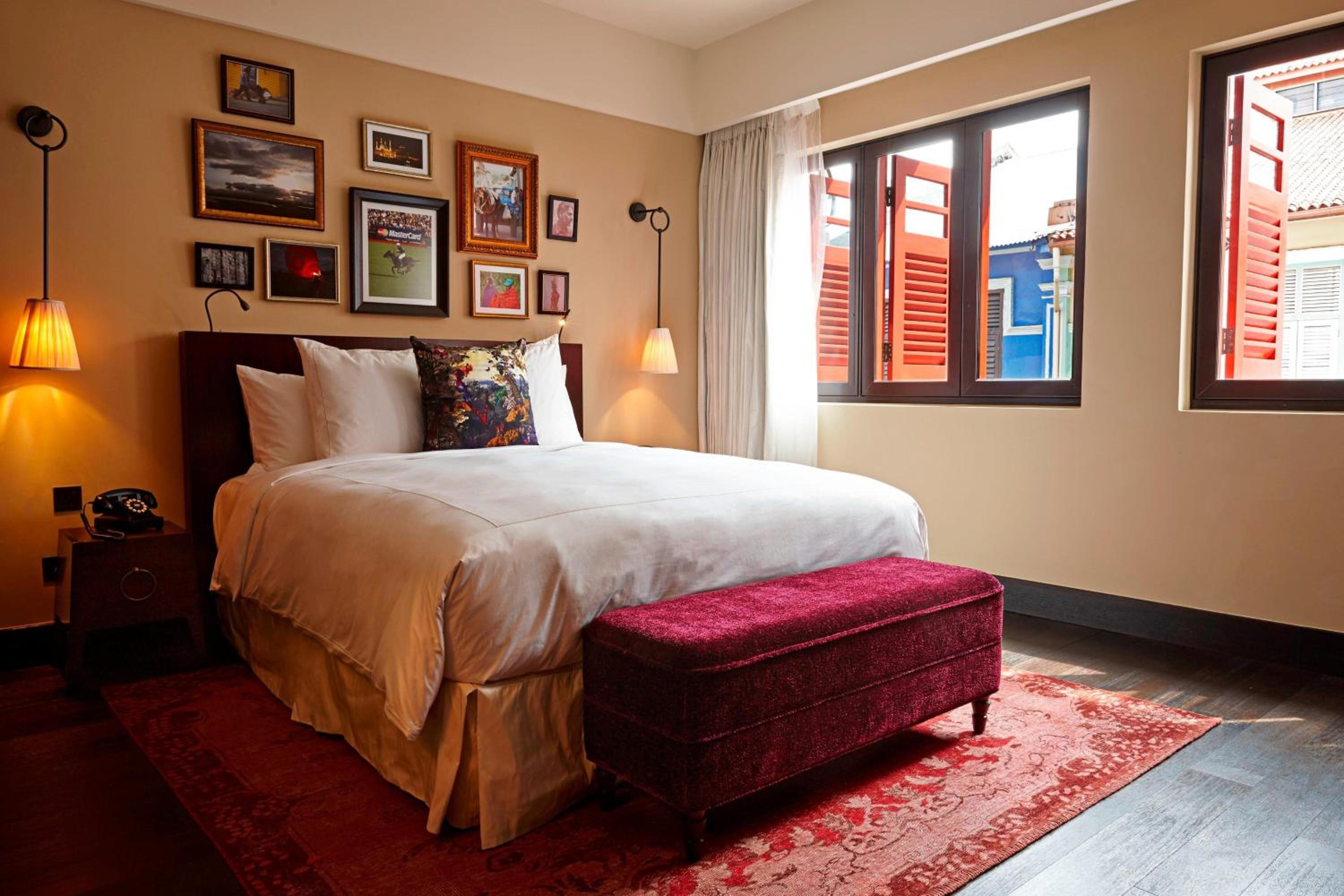 Classic Room, Guest Room, 1 King (Club Lounge Access with Complimentary Breakfast, Cocktails & Snacks) photo 2