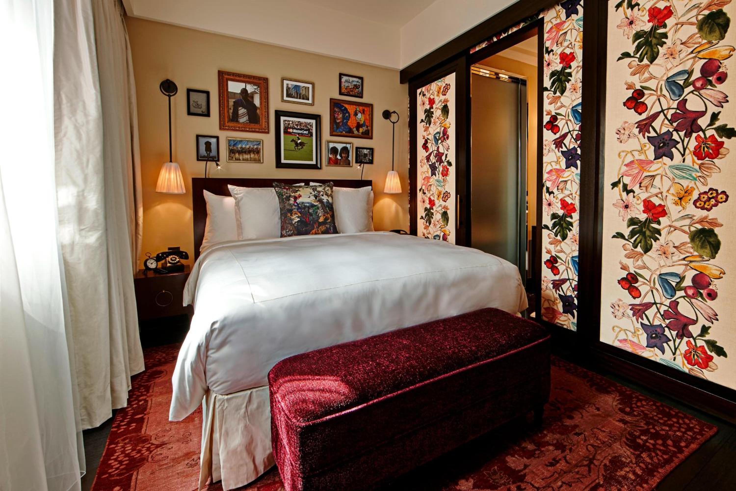 Classic Room, Guest Room, 1 King (Club Lounge Access with Complimentary Breakfast, Cocktails & Snacks) Classic Room, Guest Room, 1 King (Club Lounge Access with Complimentary Breakfast, Cocktails & Snacks)