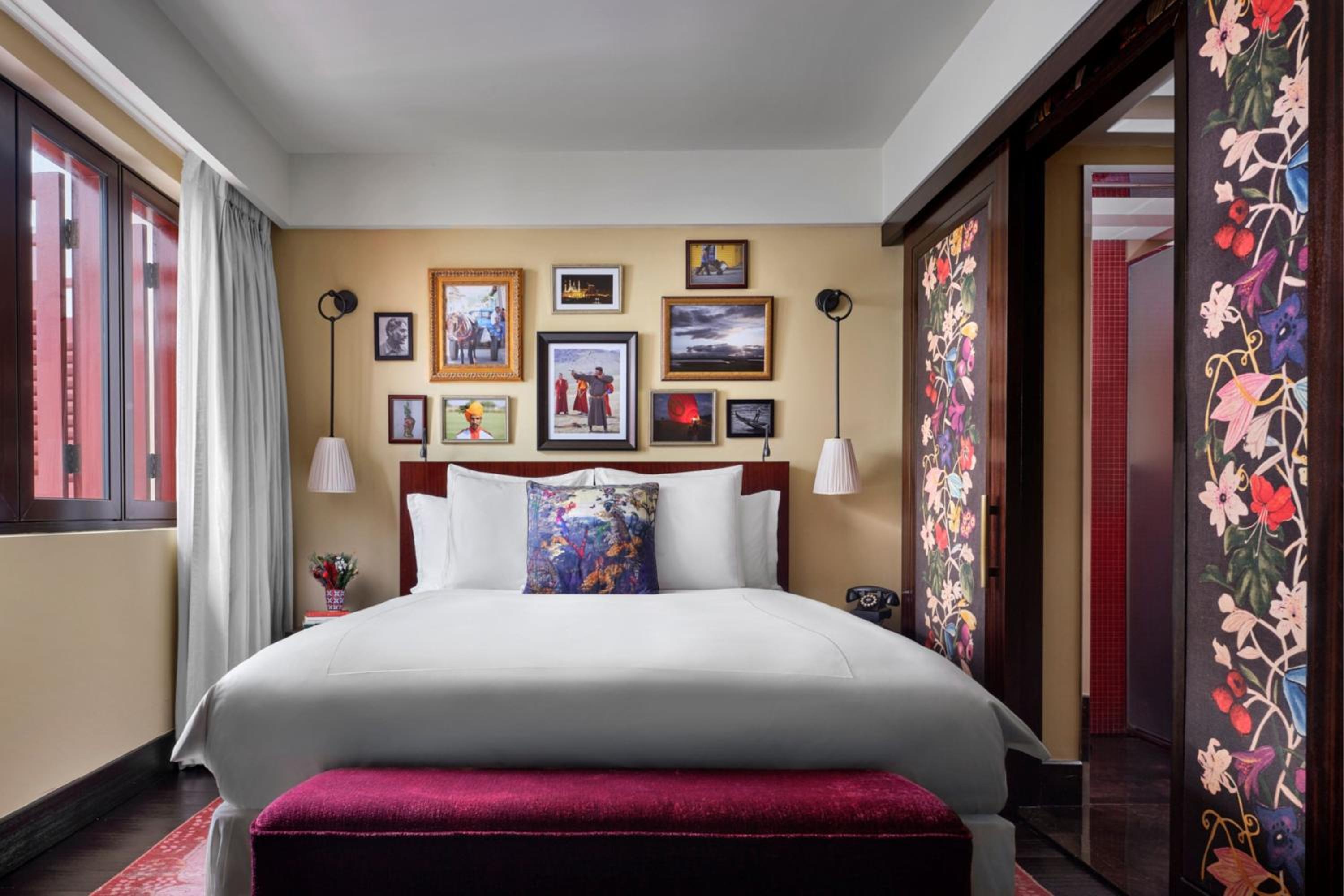 Classic Room, Guest Room, 1 King (Club Lounge Access with Complimentary Breakfast, Cocktails & Snacks) Classic Room, Guest Room, 1 King (Club Lounge Access with Complimentary Breakfast, Cocktails & Snacks)