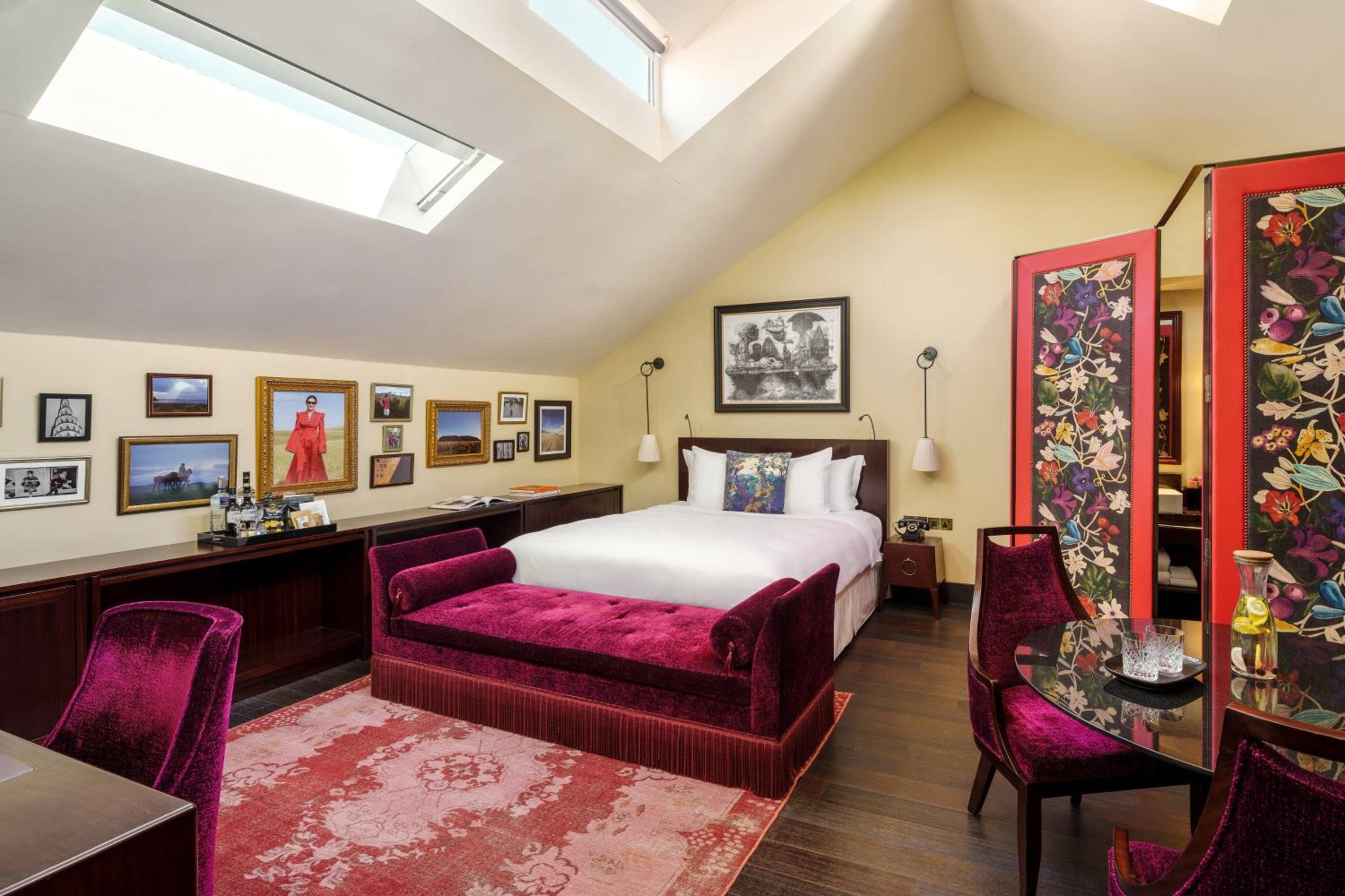 Junior Club Suite, 1 King, Top Floor (Club Lounge Access with Complimentary Breakfast, Cocktails & Snacks) photo 2