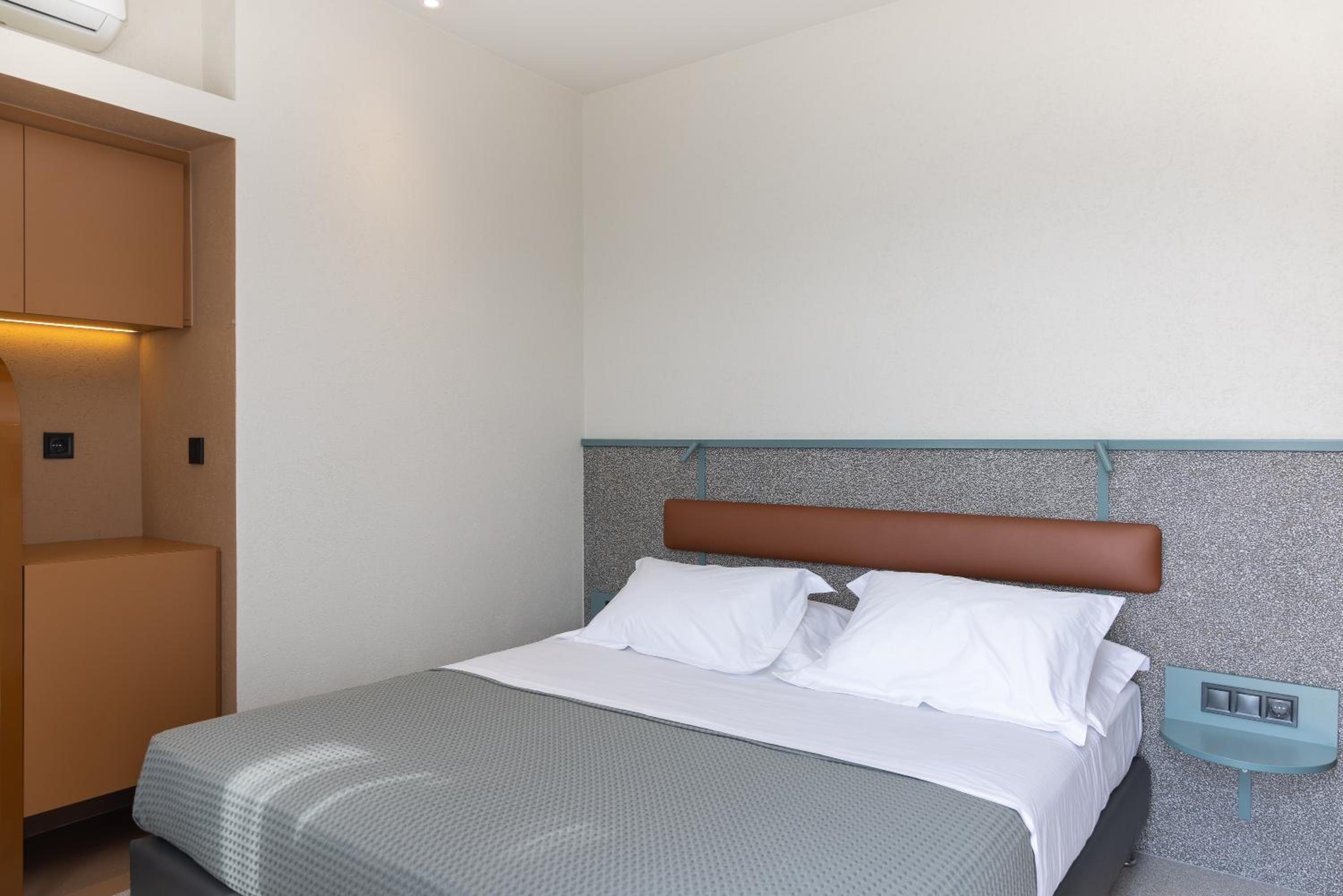 Double or Twin Room - Acropolis View photo 3