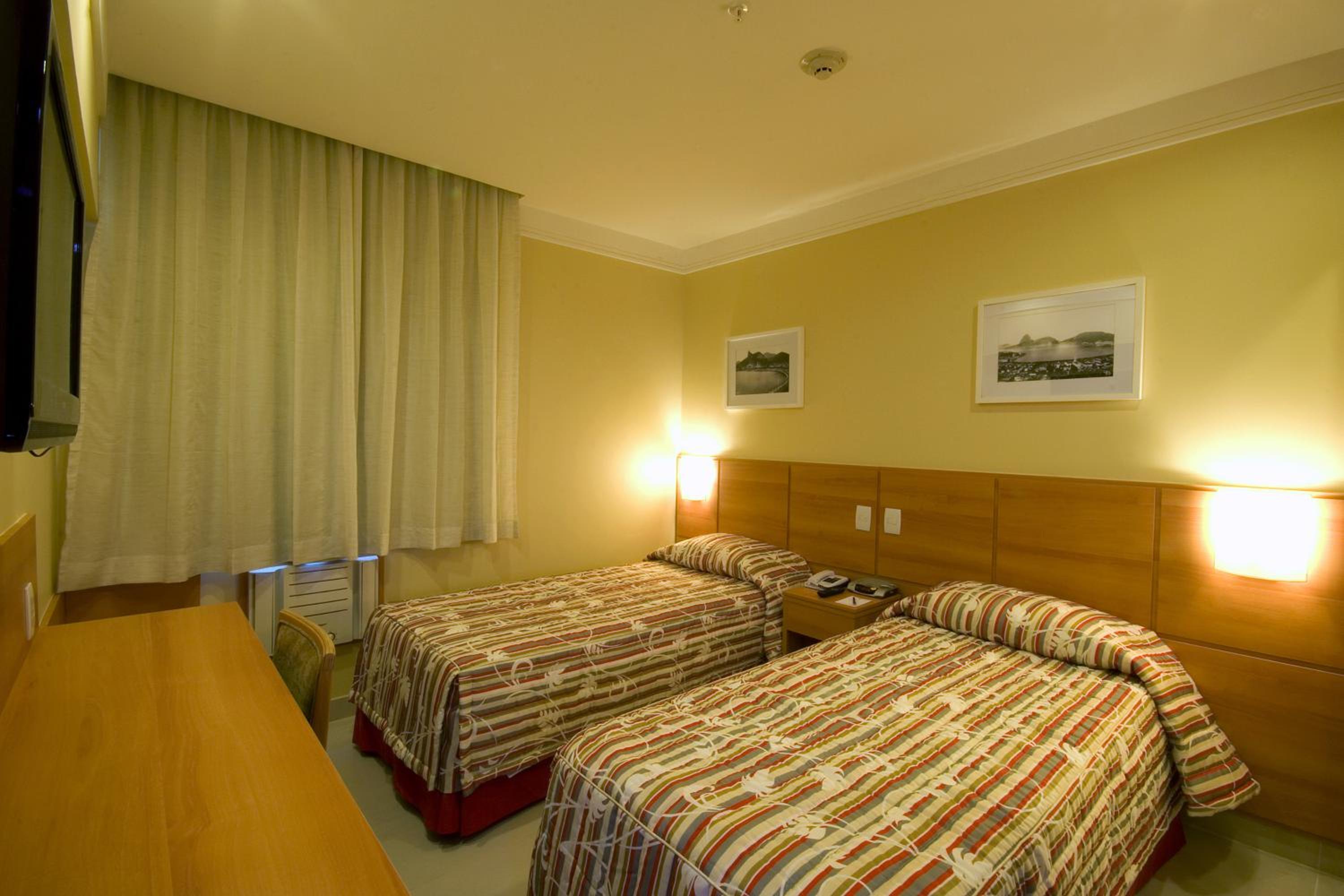 Standard Twin Room - Photo 6