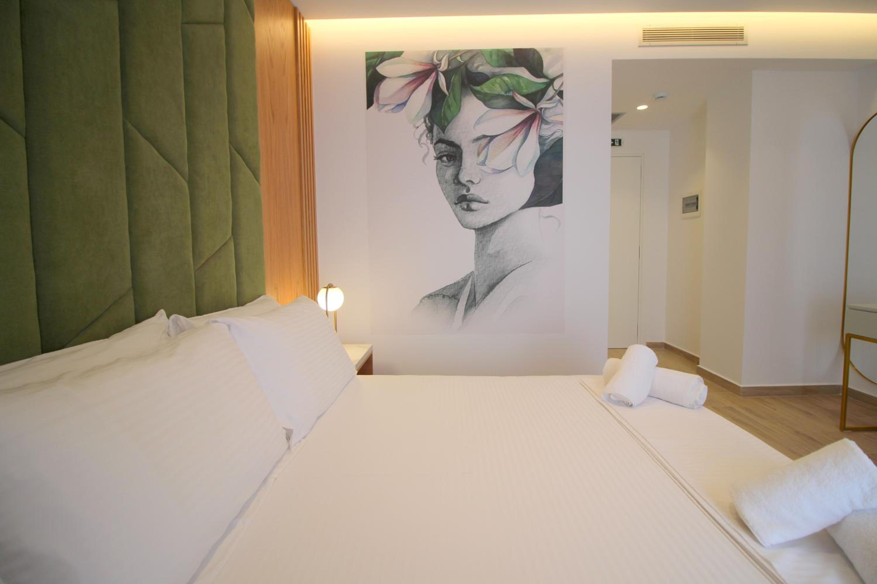 Deluxe Double Room with Balcony and Sea View