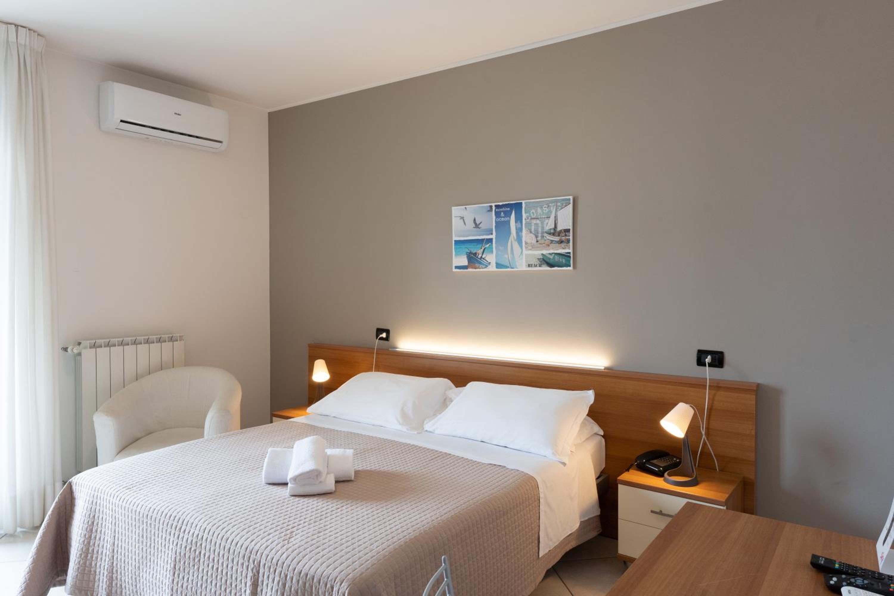 Single Room with Balcony photo 3