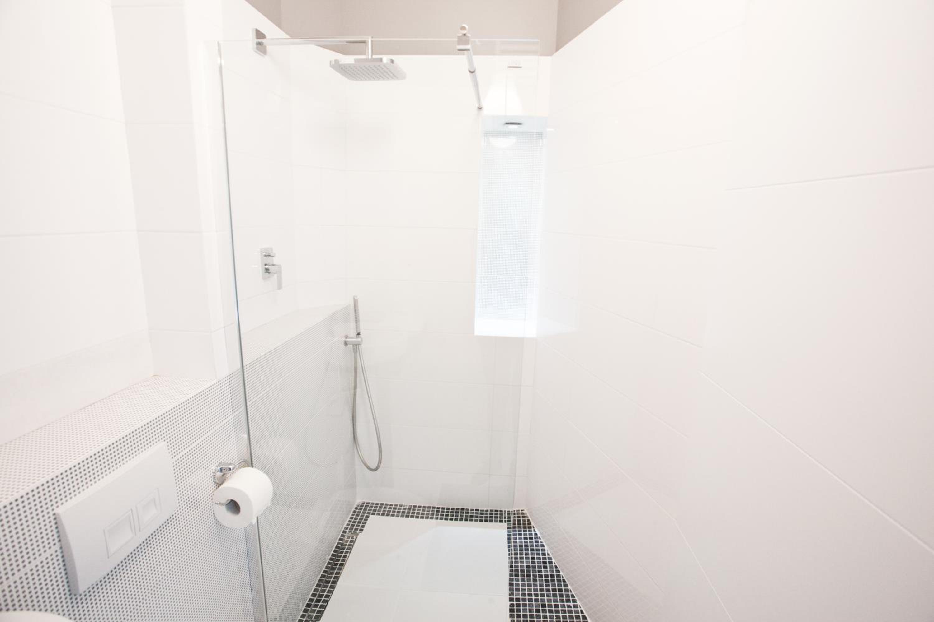 One-Bedroom Apartment (1 - 3 Adults) - Photo 5