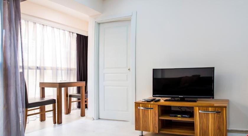 Suite - Photo 9