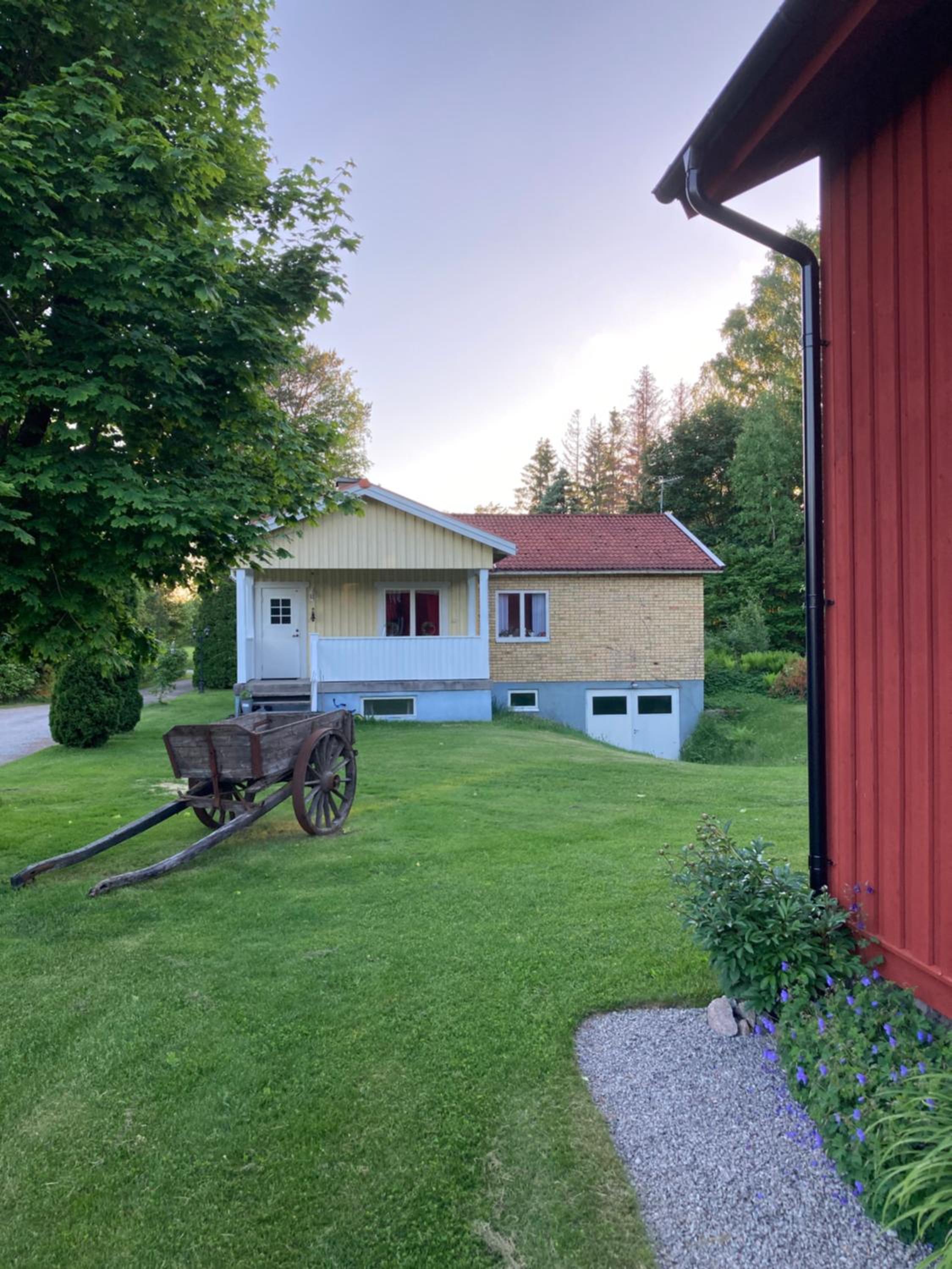 Three-Bedroom House photo 2