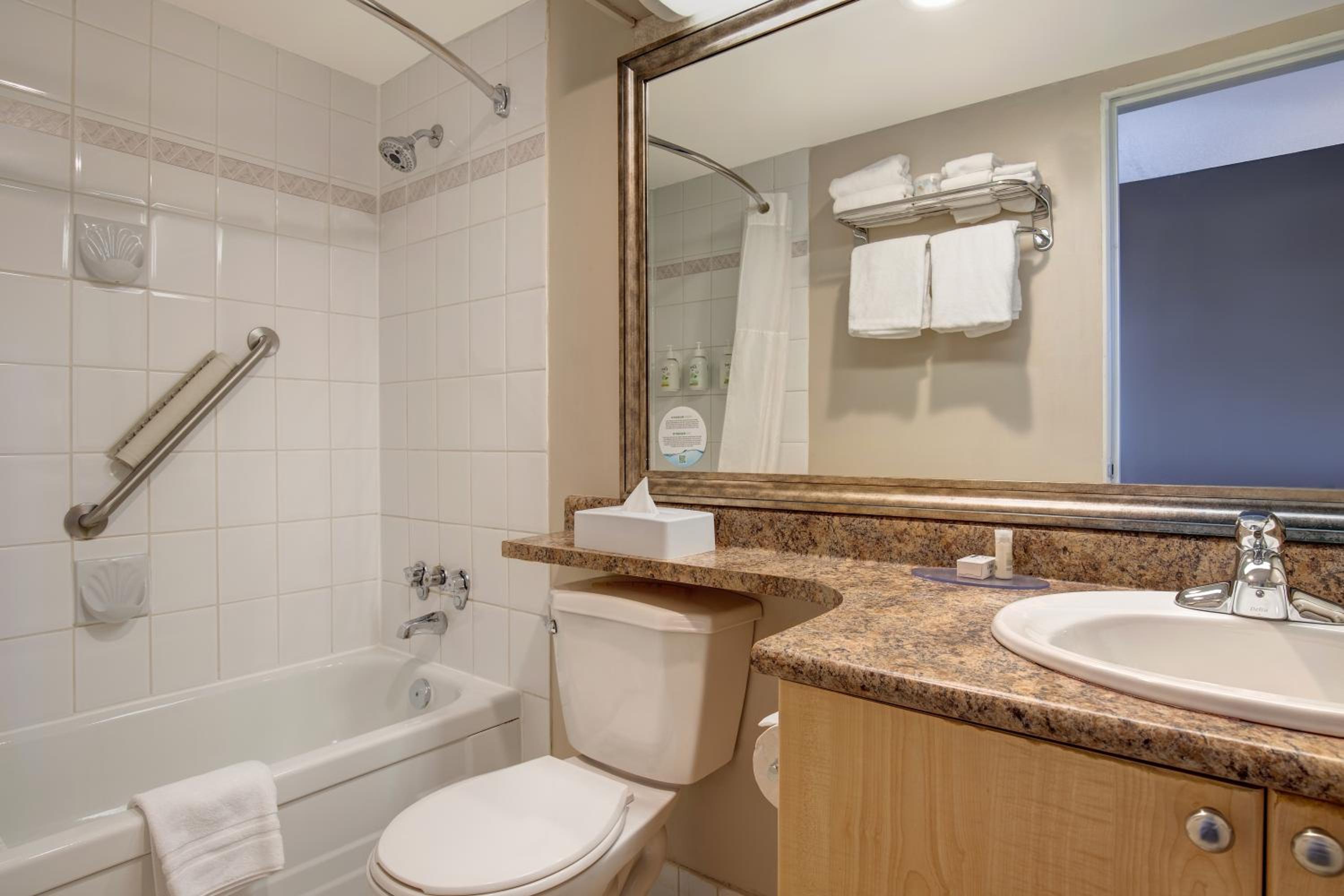 Queen Suite with Two Queen Beds with Limited View- Non-Smoking - Photo 6