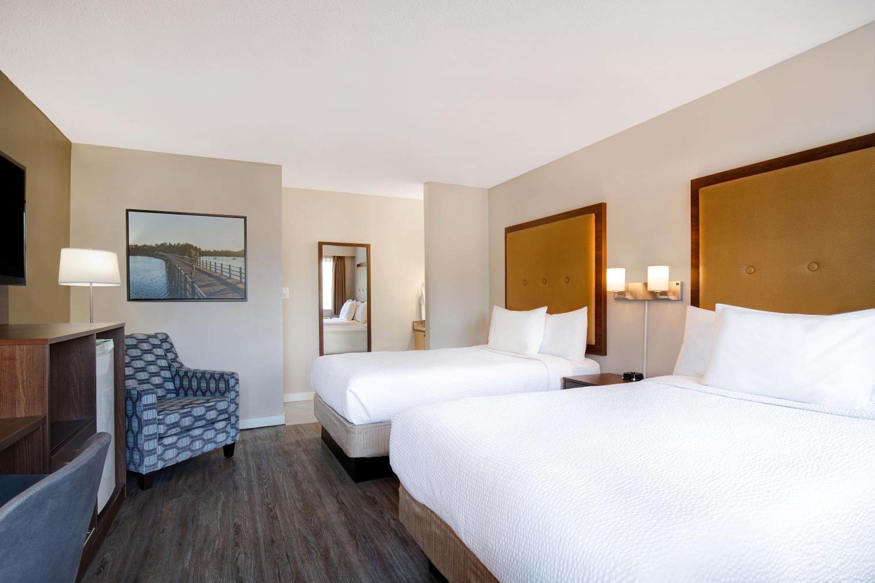 Double Room with Two Double Beds - Non-Smoking - Photo 2