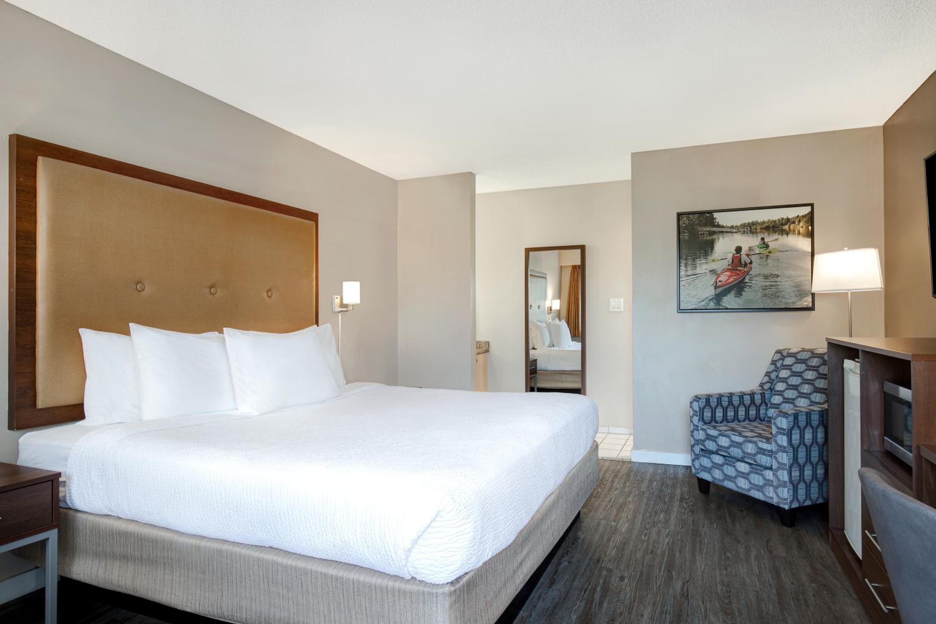 King Room - Non-Smoking - Photo 1