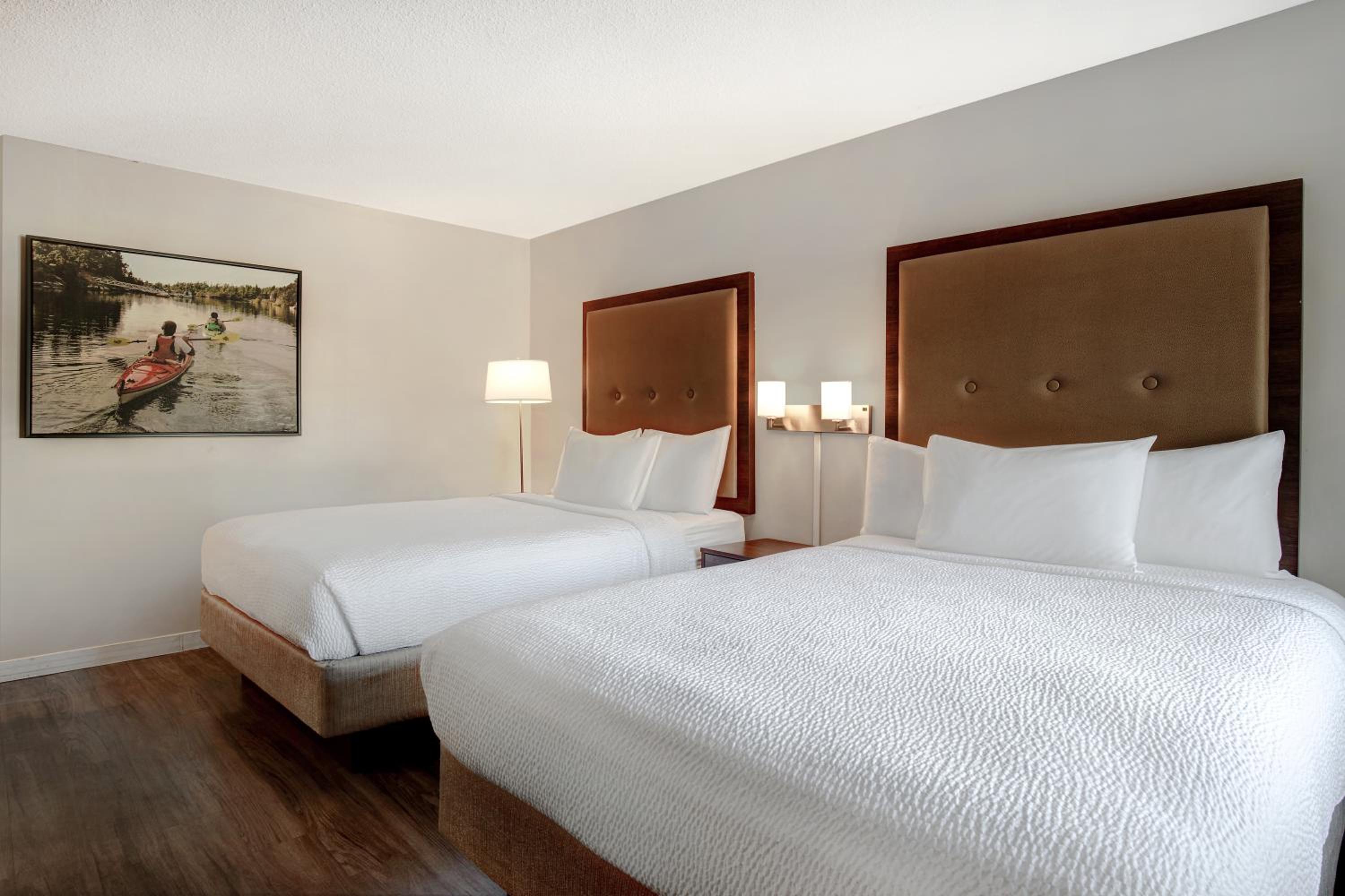 Economy Queen Room with Three Queen Beds - Non-Smoking