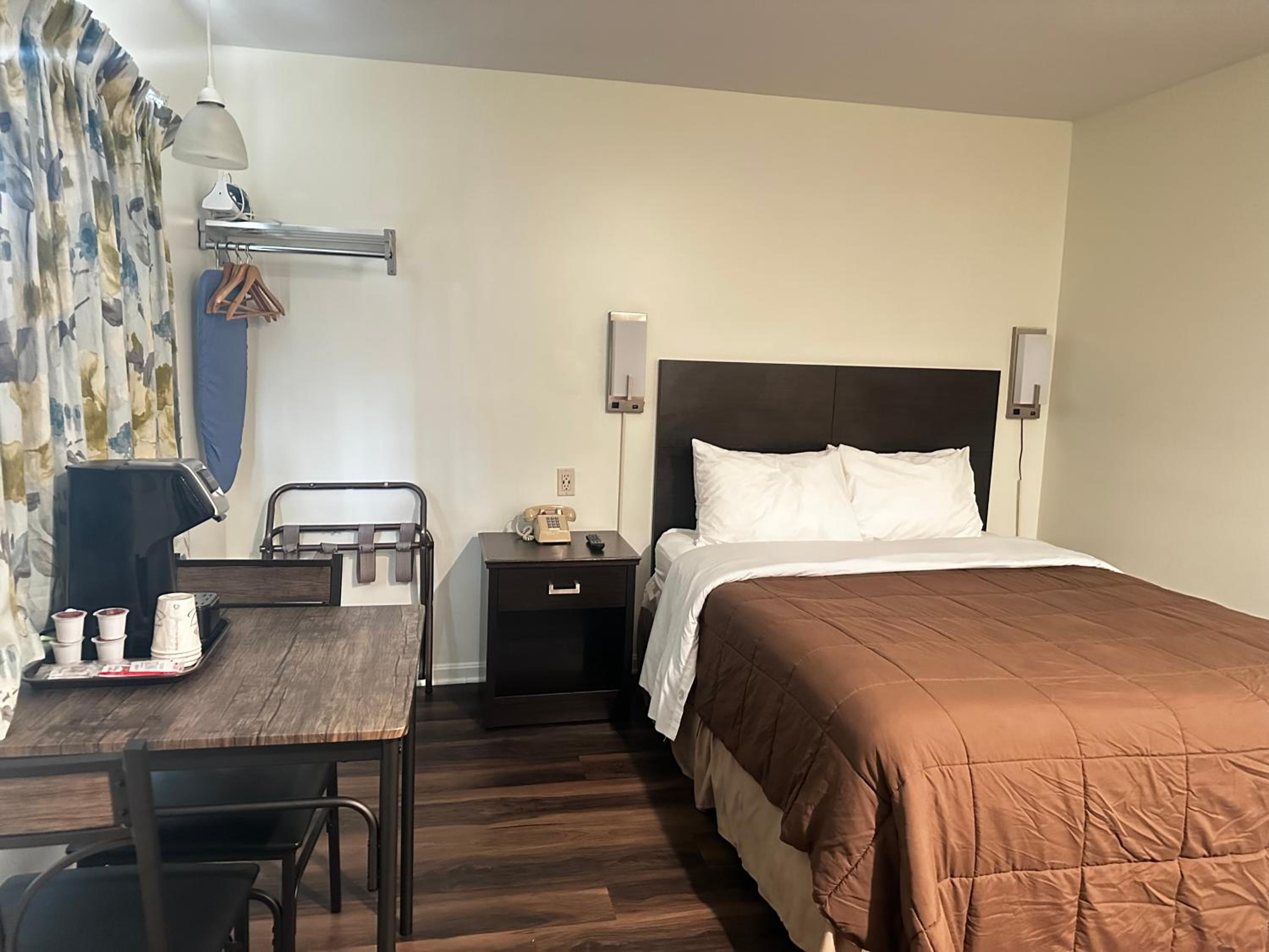 Standard Queen Room - Photo 1