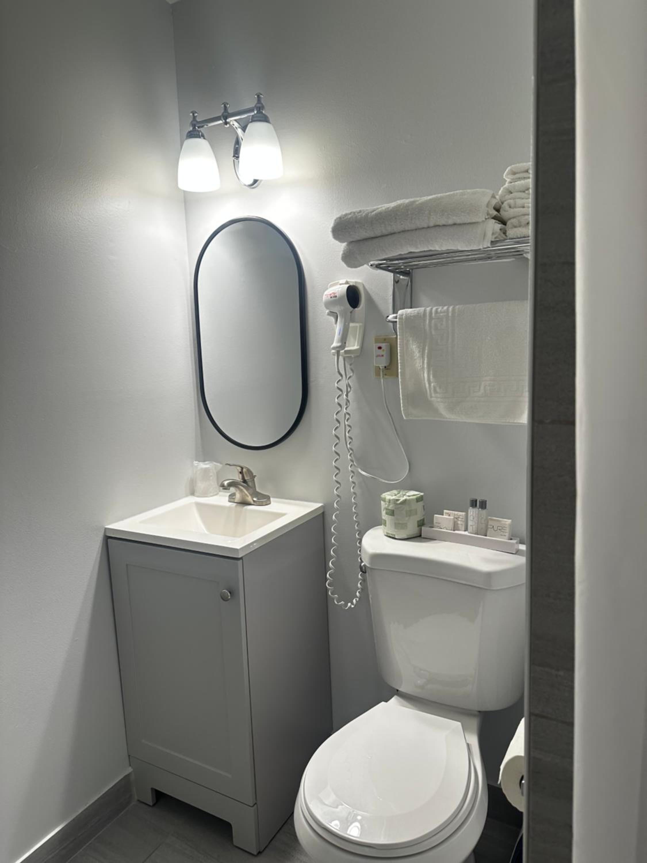 Standard Queen Room - Photo 3