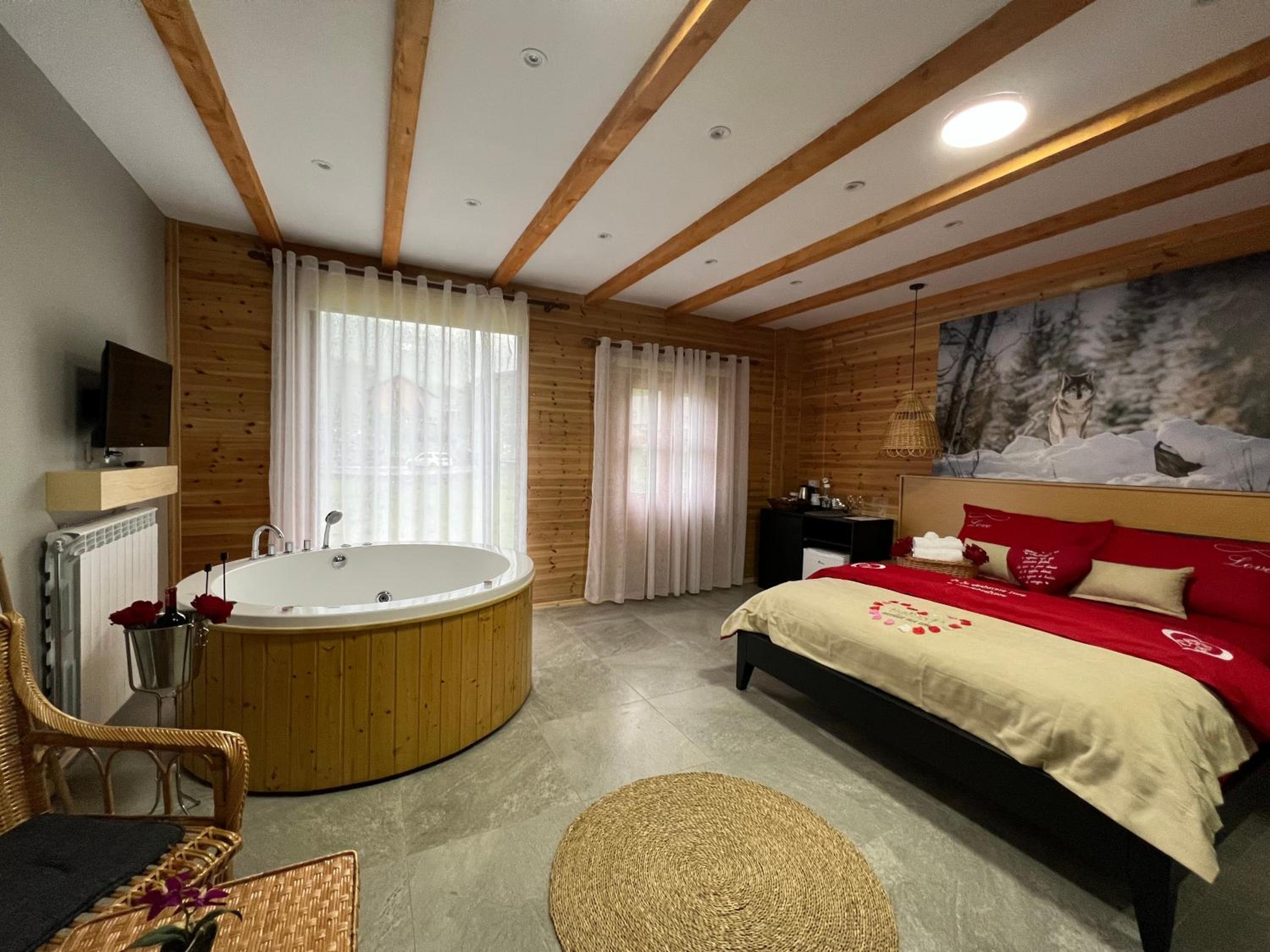 Deluxe Suite With Spa Bath