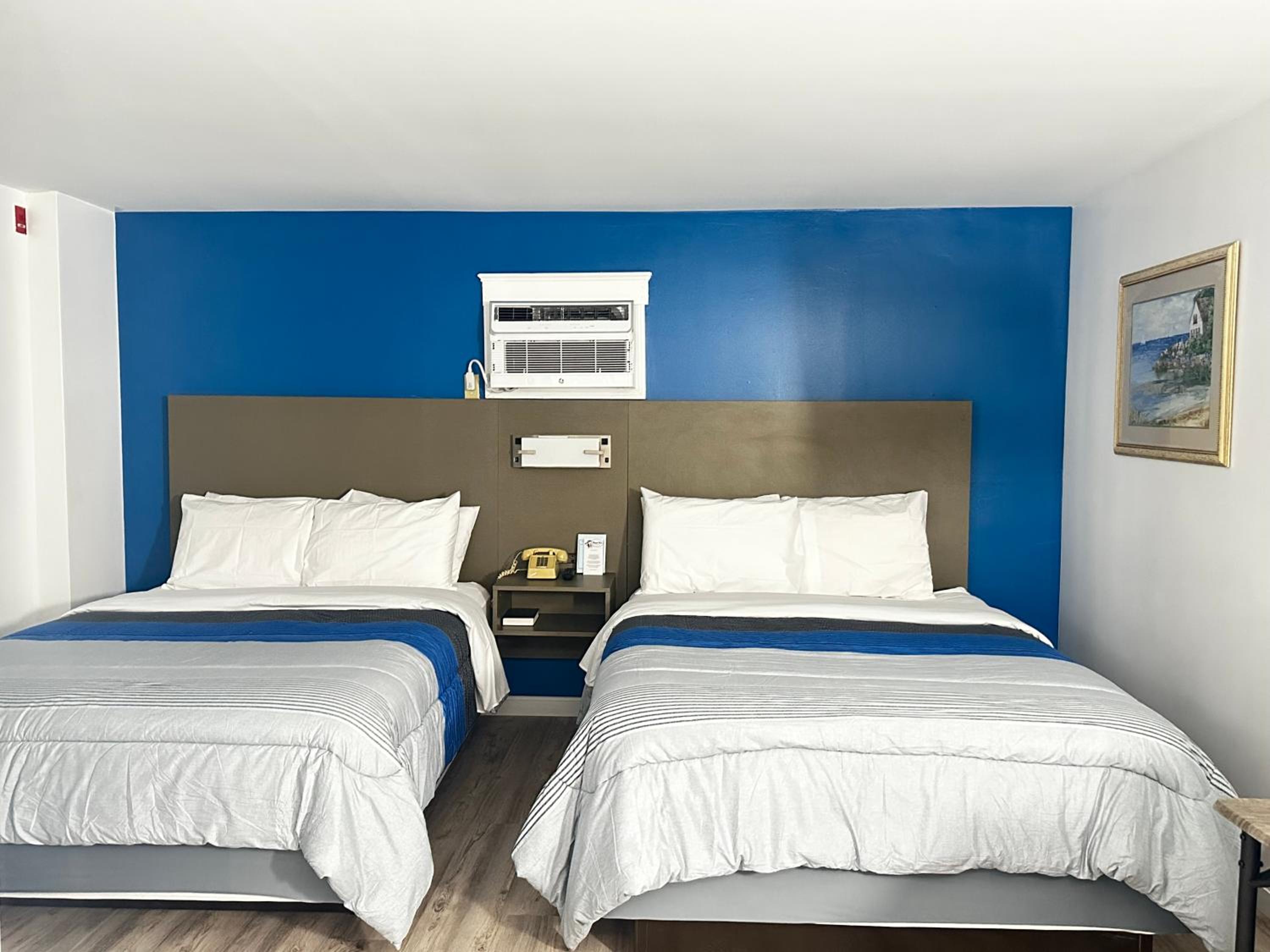 Deluxe Queen Room - Photo 1
