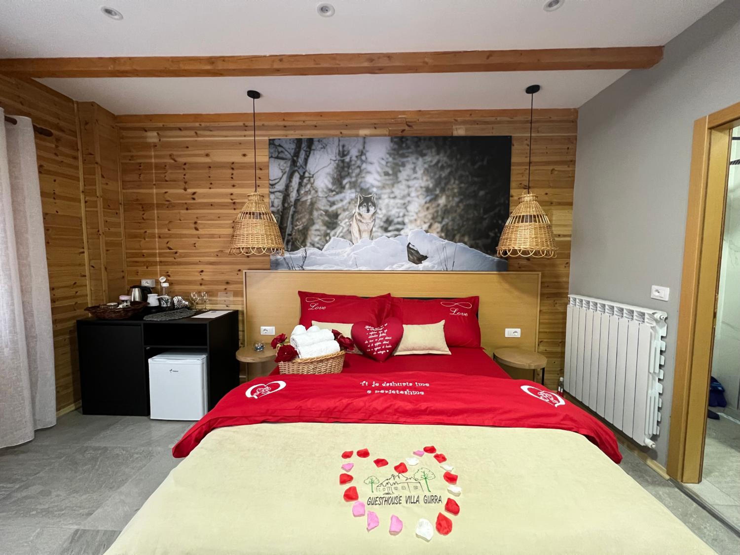 Deluxe Suite with Spa Bath photo 2