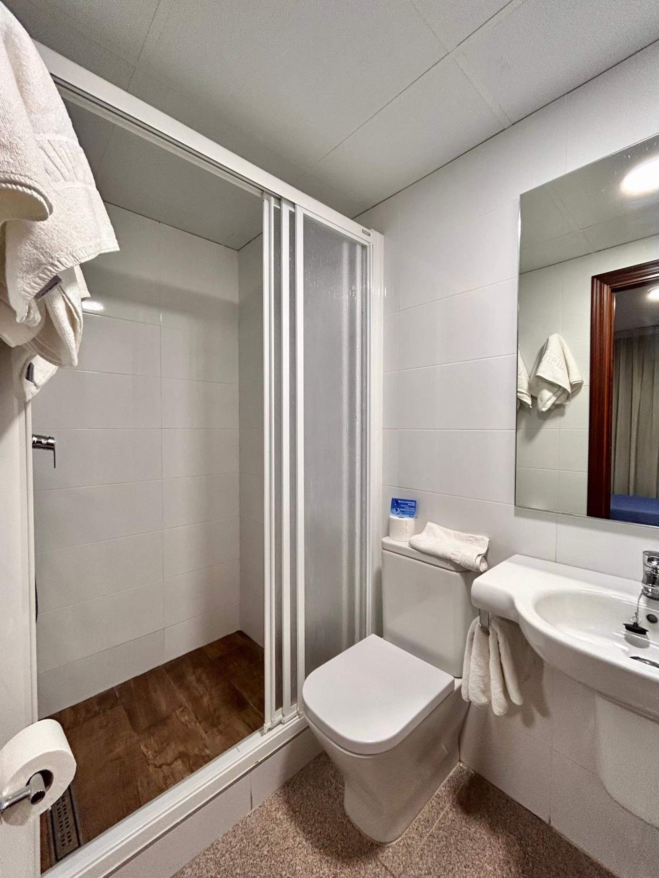 Triple Room - Photo 7