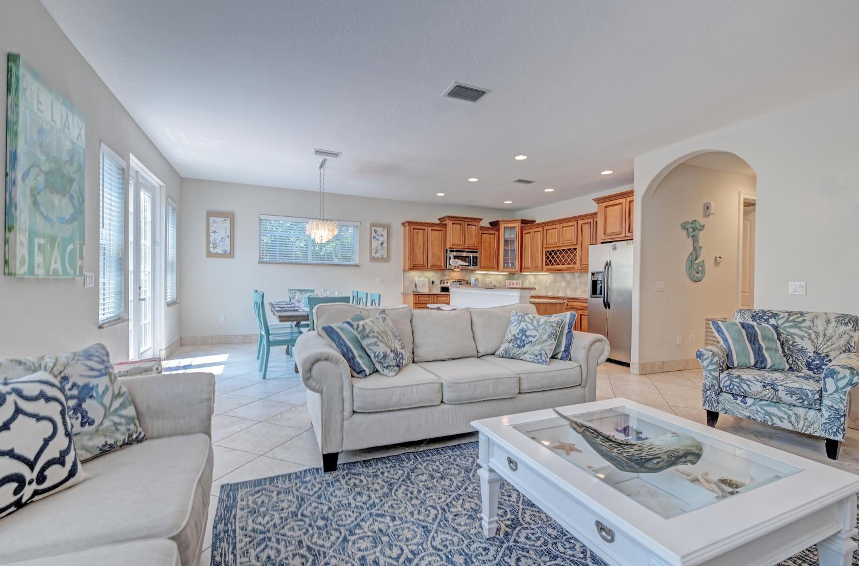 Six-Bedroom House photo 1