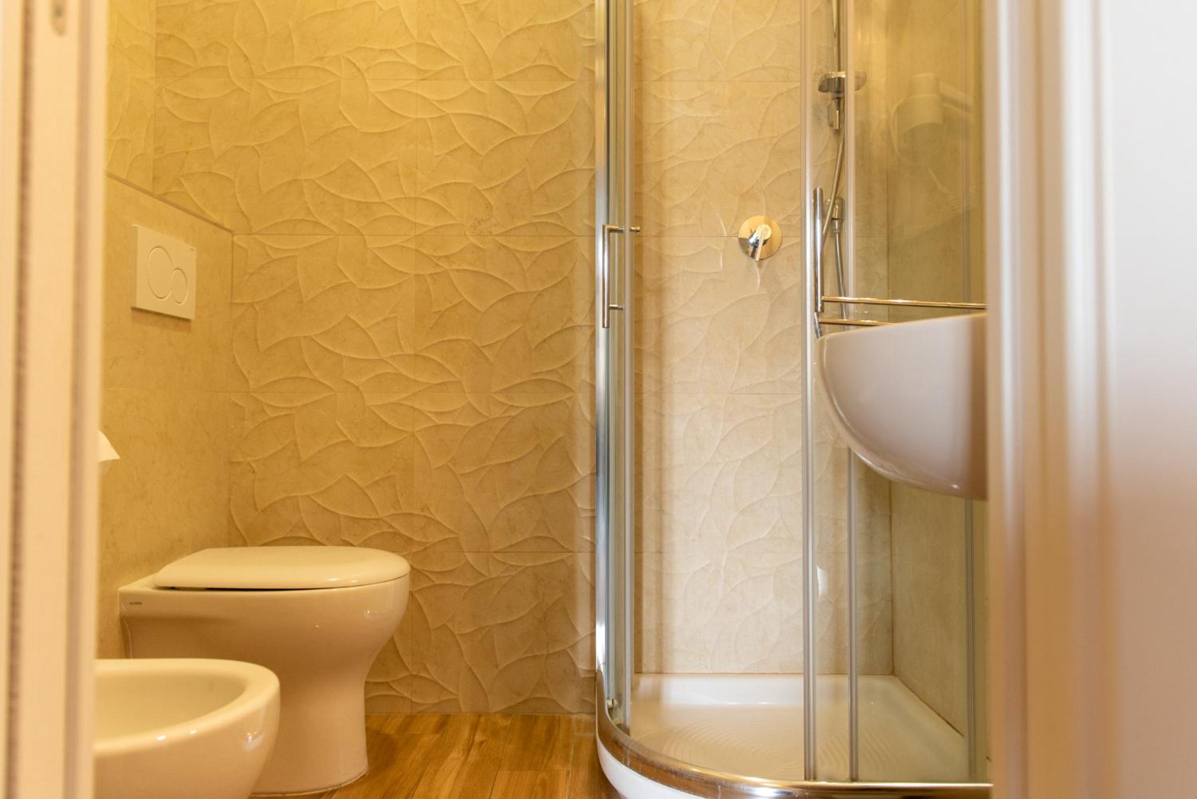 Superior Double or Twin Room with City View photo 3