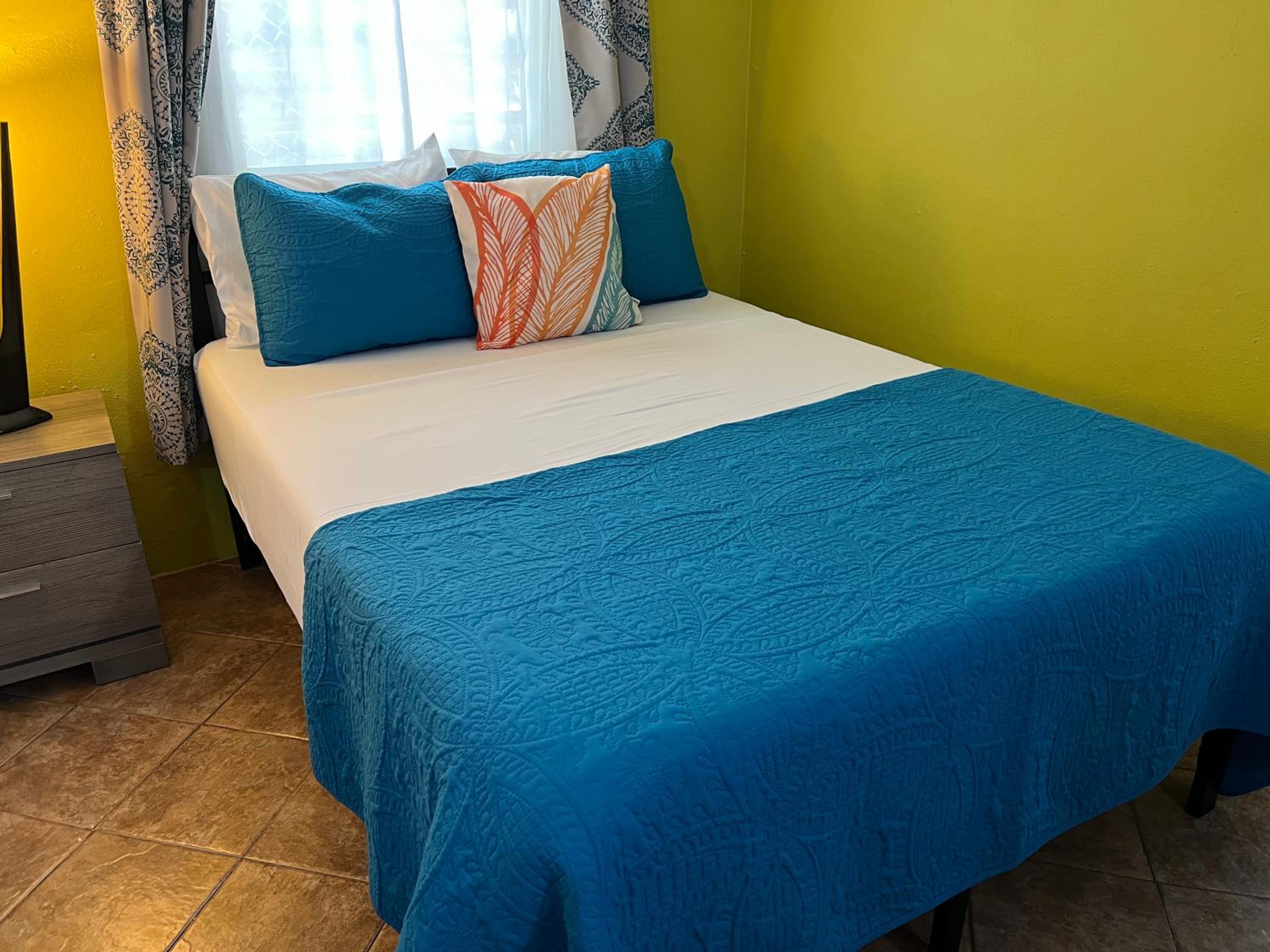 Room 1 double room/handicap accessible photo 3