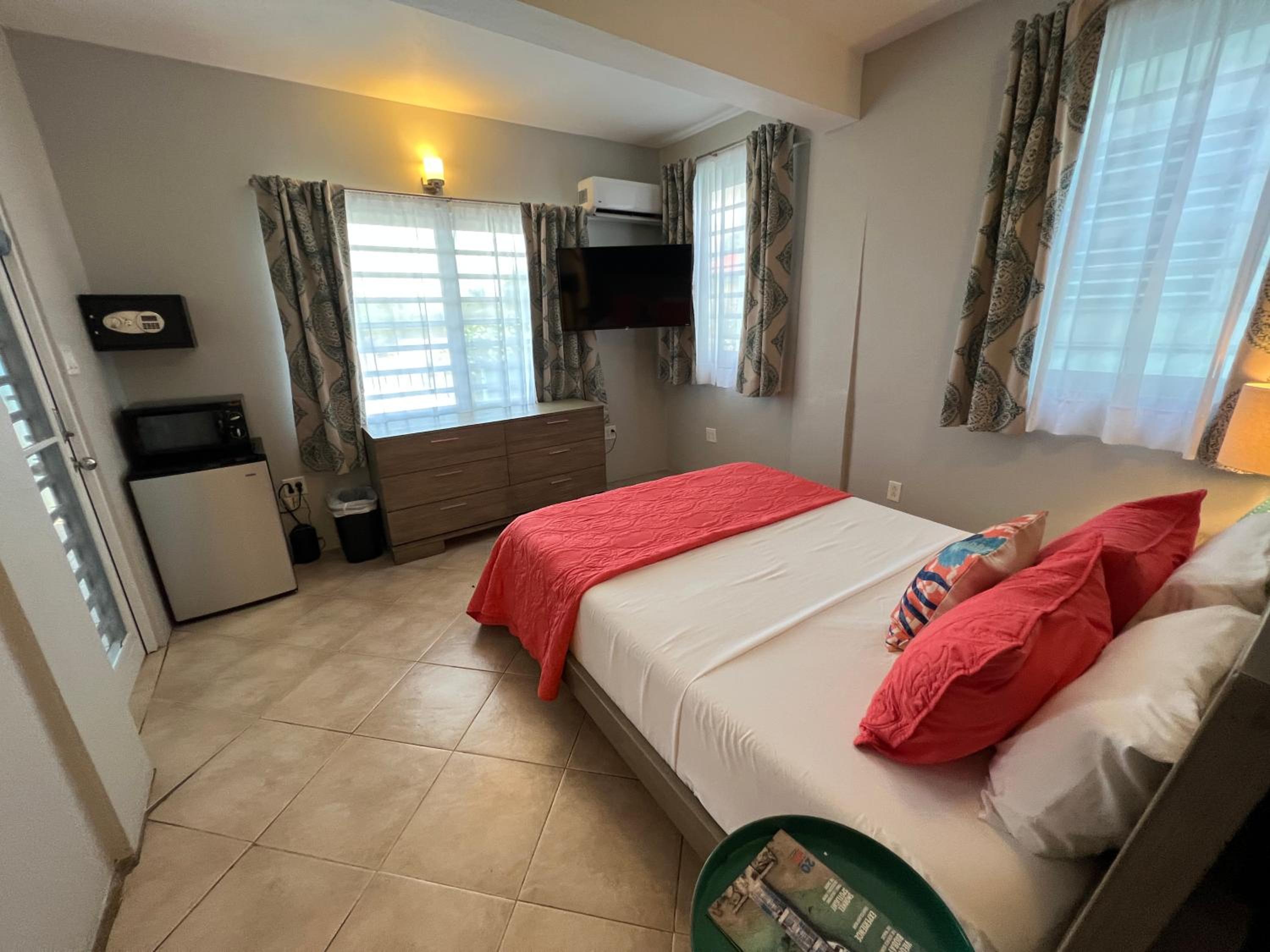 Room 4 Double Room with Balcony