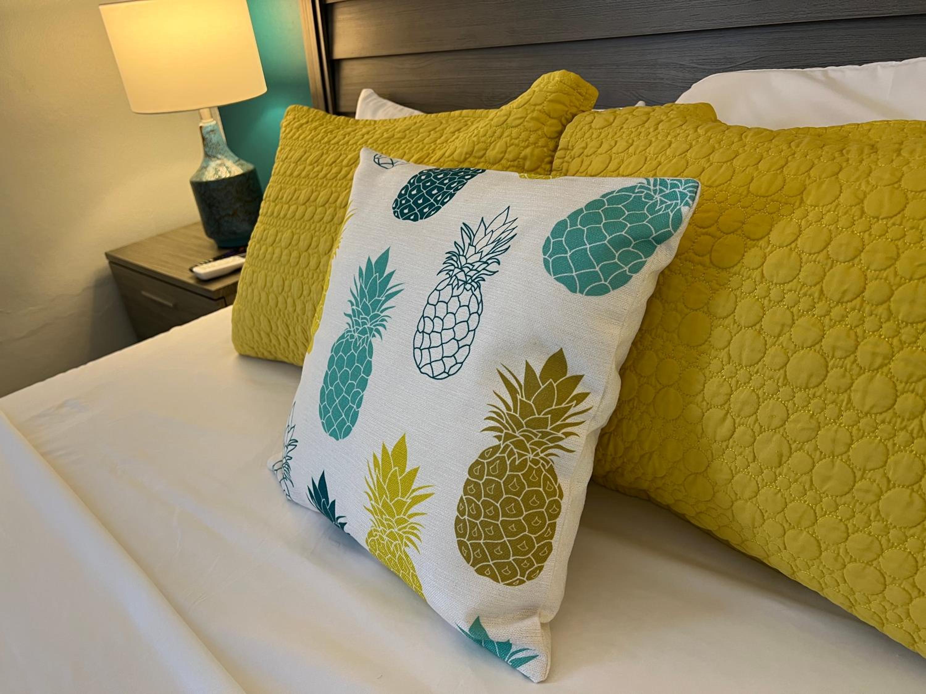 Room 10, One Queen Bed - Adults Only photo 3