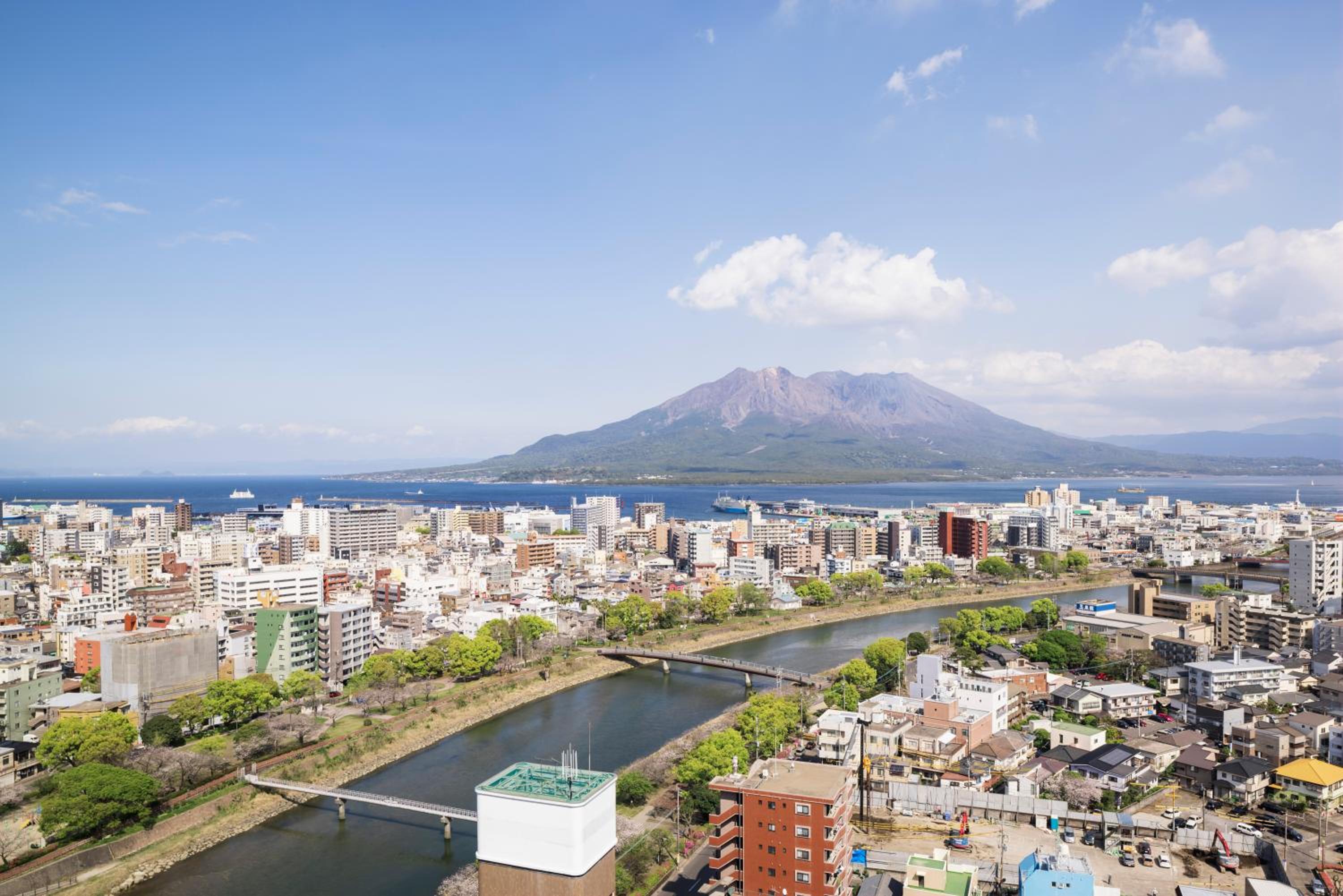 Club King Room with Sakurajima View and Club Lounge Access - Photo 6