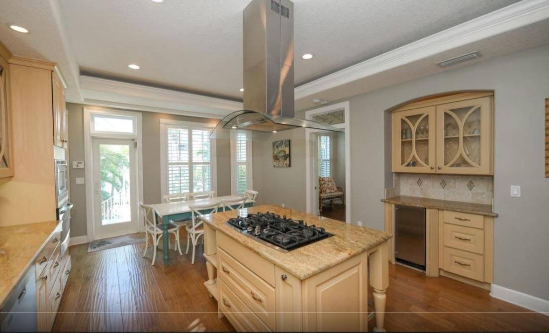 Four-Bedroom House photo 2