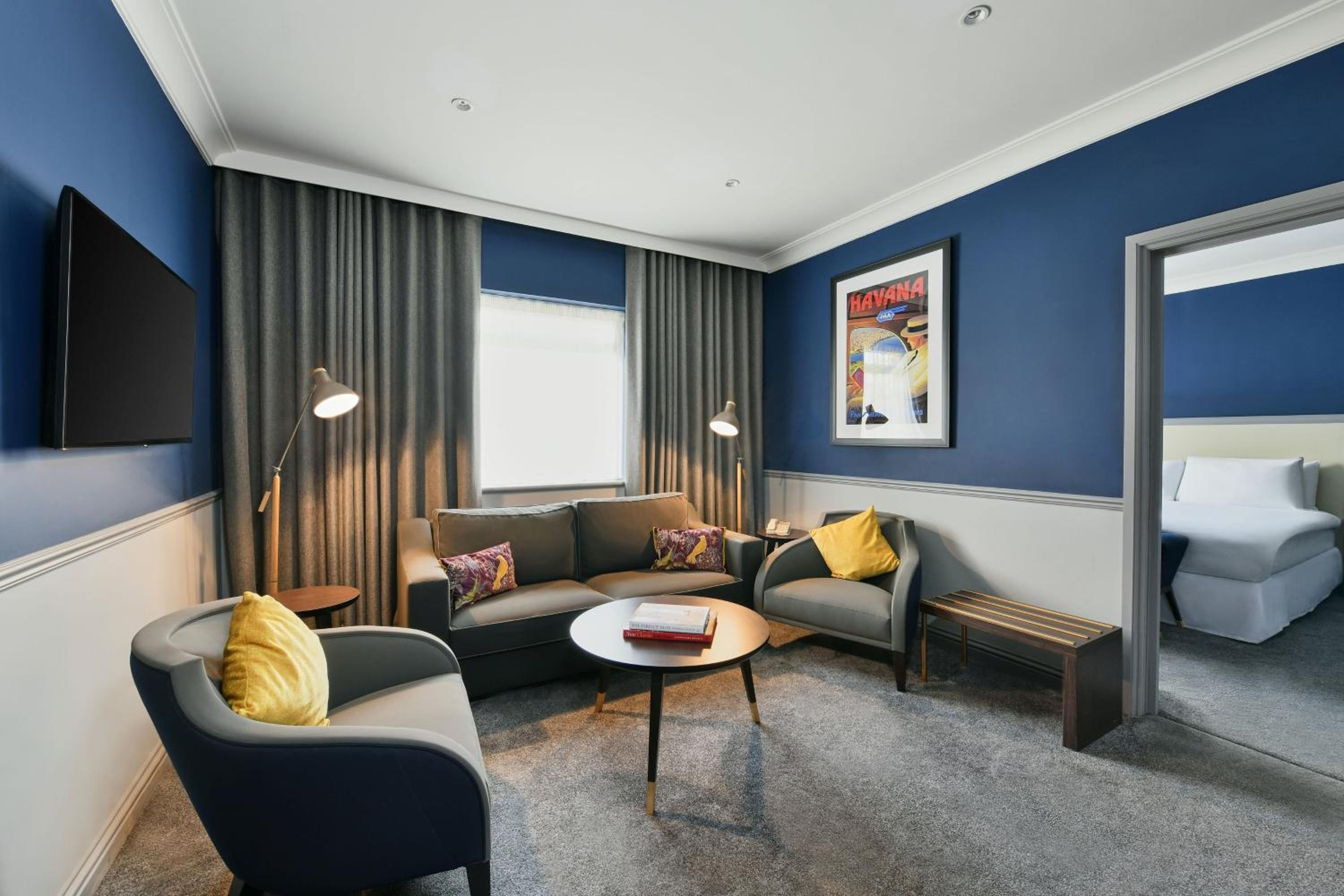 Junior Suite, Club Lounge Access, 1 Queen - Photo 6