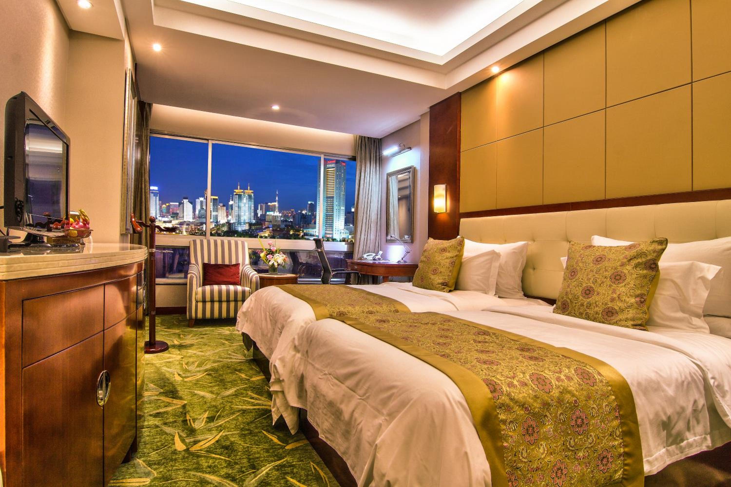 Superior Twin Room with River View