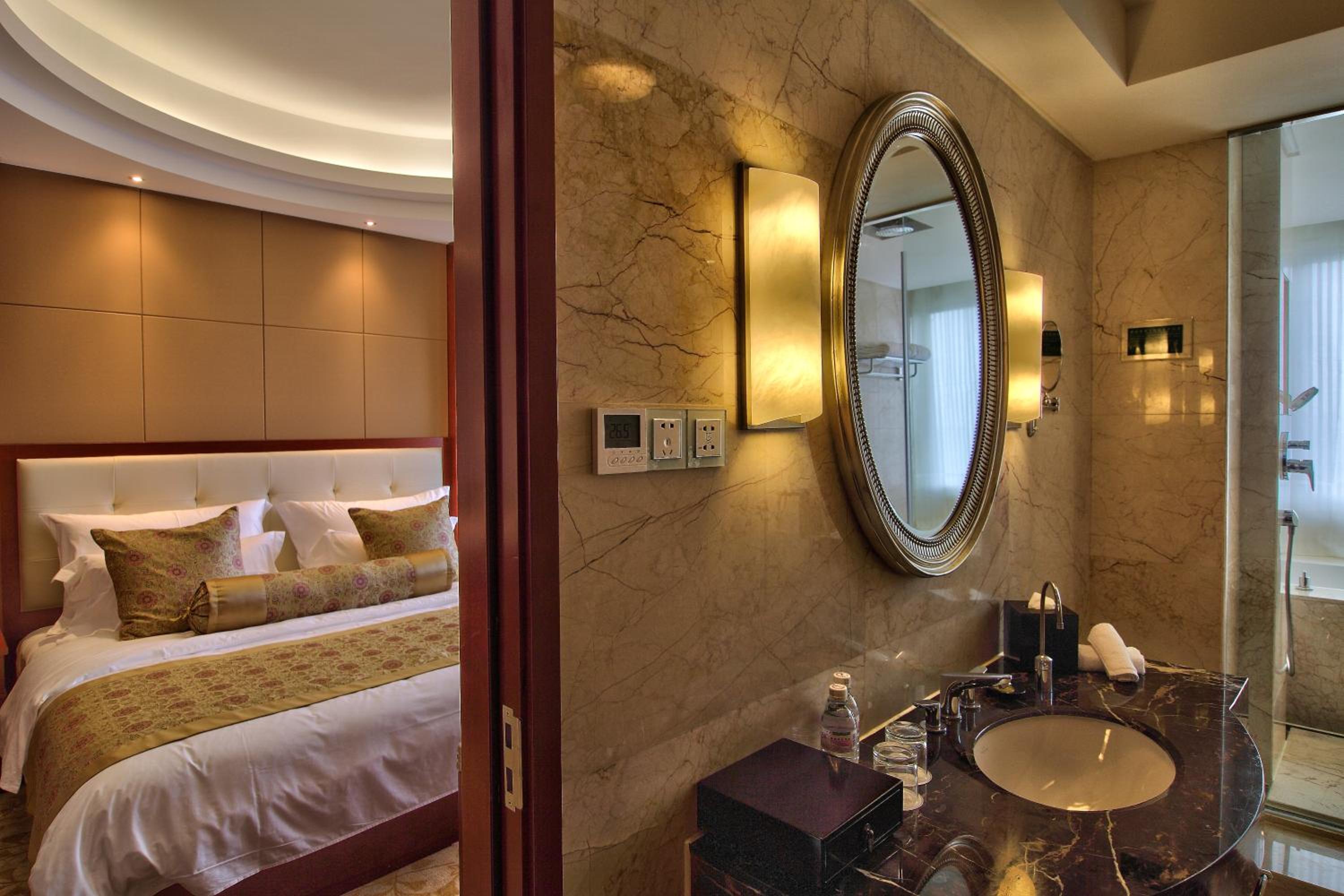 Executive Deluxe Double or Twin Room photo 3