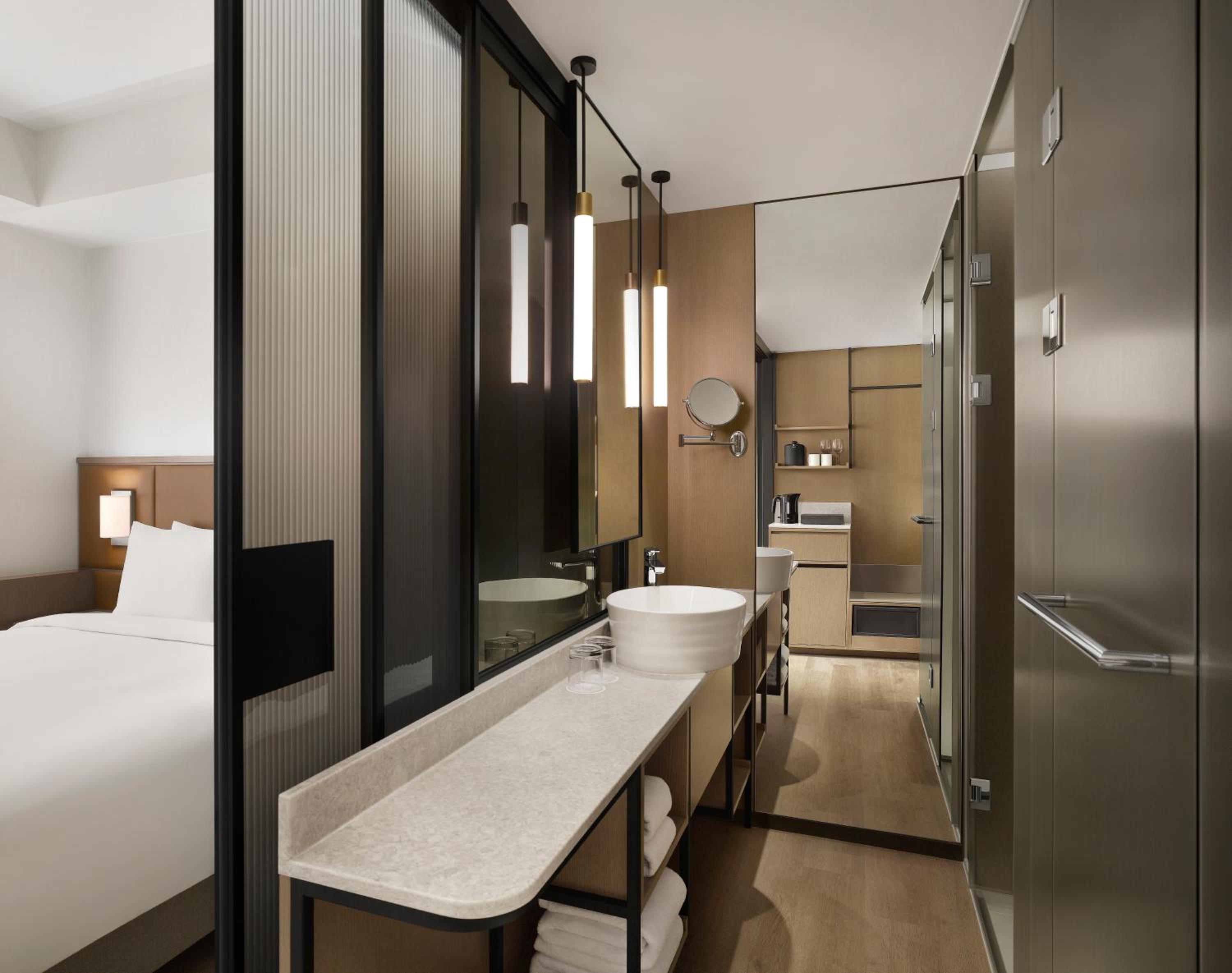 Queen Bed Room - High Floor photo 3