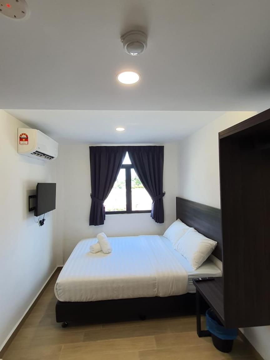Standard Queen Room - Photo 2