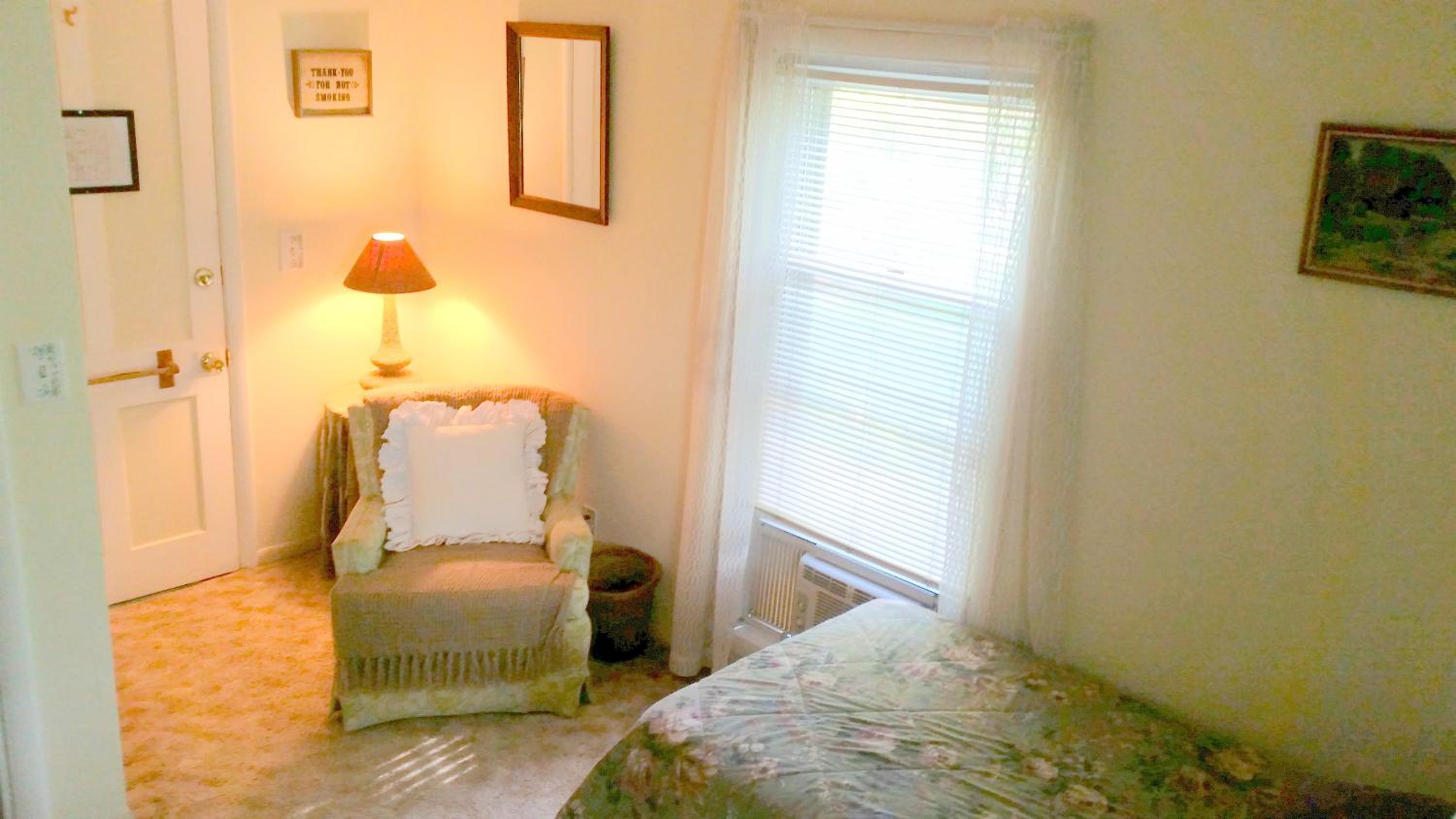 Standard Double Room with Shared Bathroom photo 3