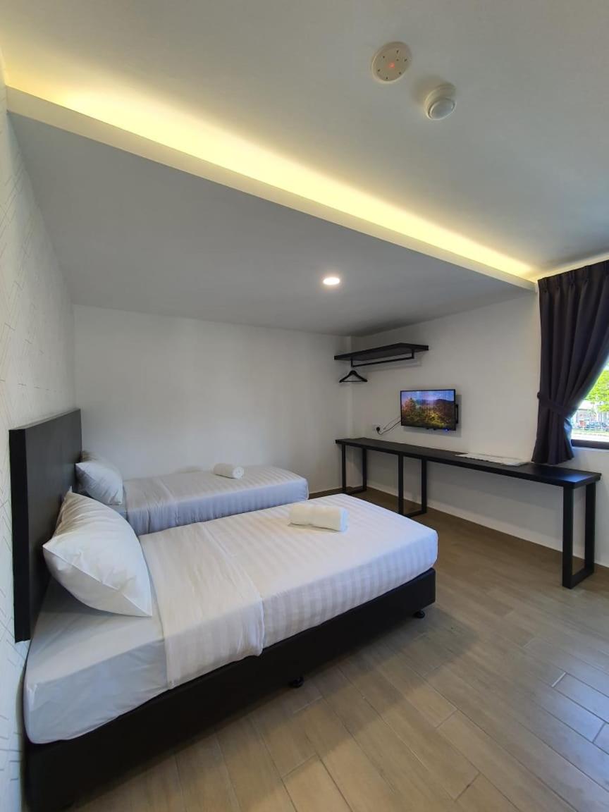 Deluxe Twin Room - Photo 2