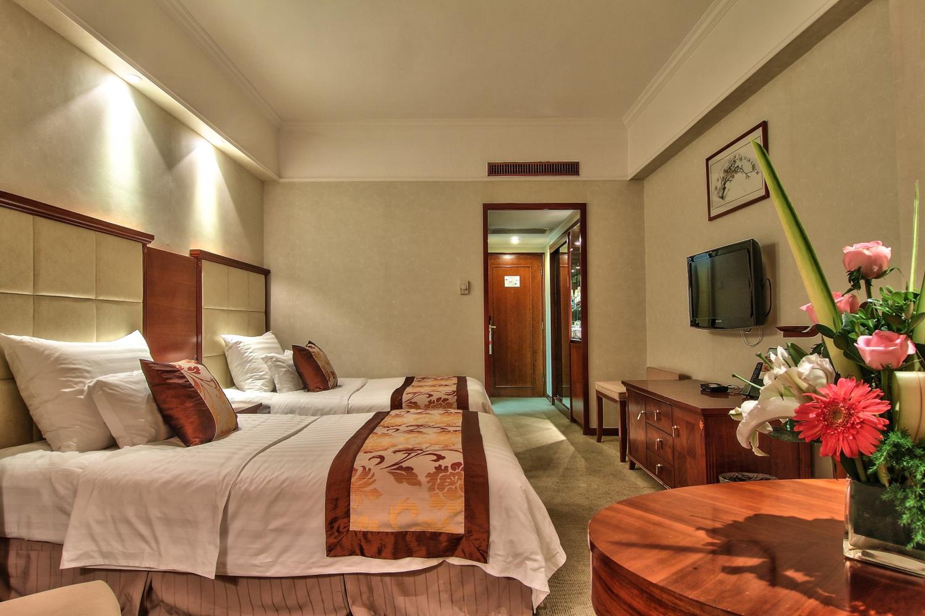 Standard Twin Room - Photo 2