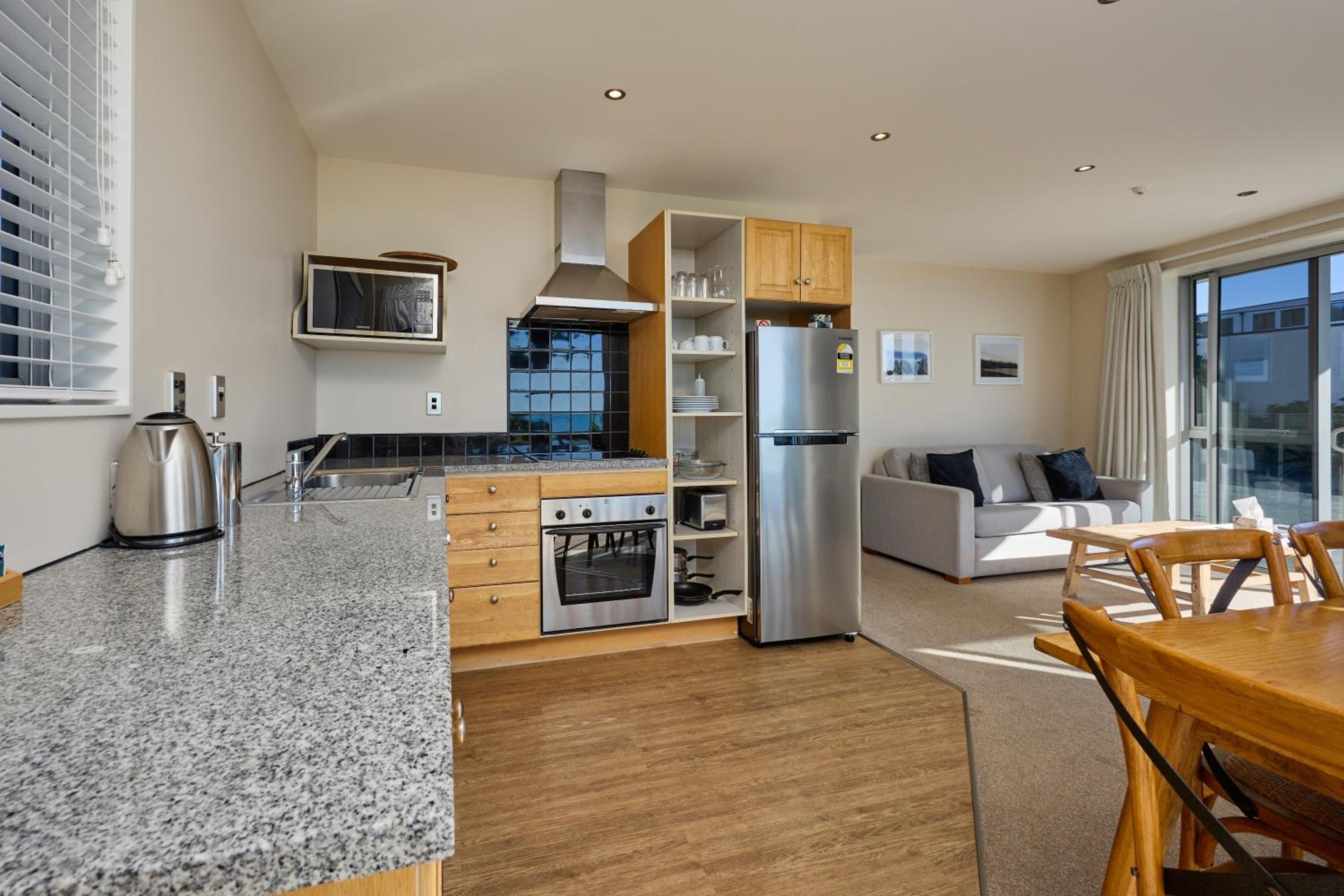 2 Bedroom Deluxe Apartment - Photo 9