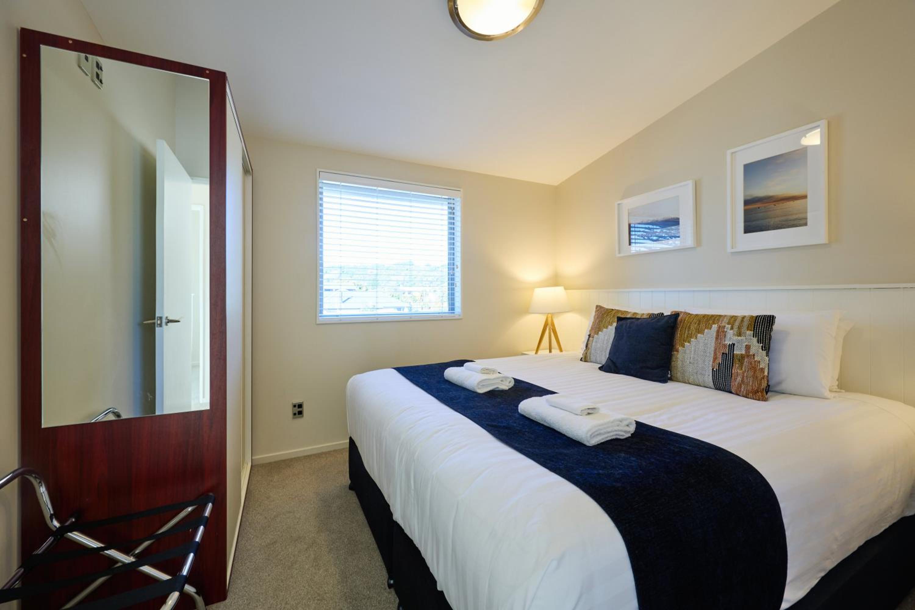 2 Bedroom Deluxe Apartment - Photo 12